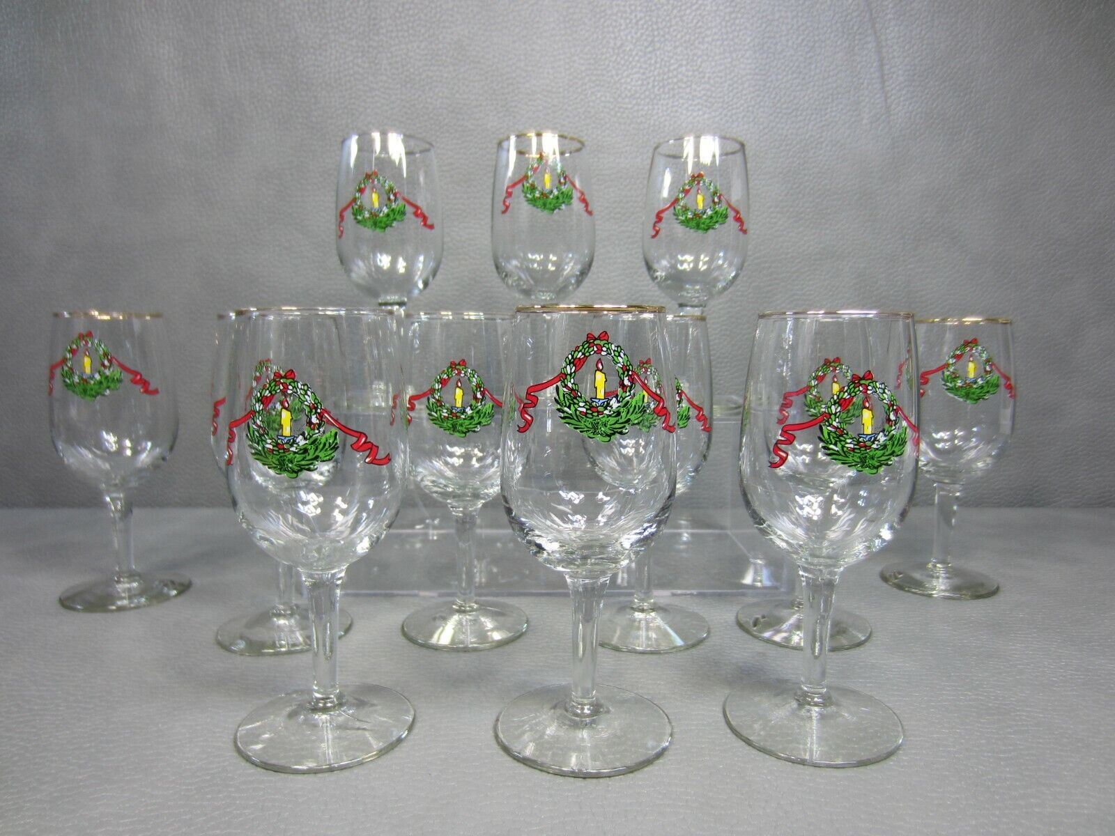 Set of 12 Vintage Christmas Holiday Wreath Stemmed Water Wine Glasses Goblets