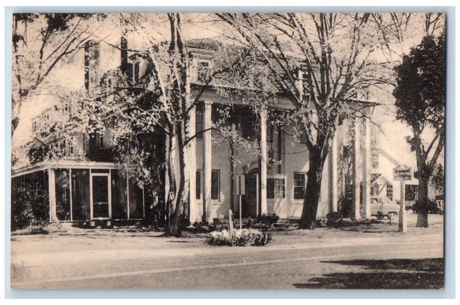 Yorktown Virginia VA Postcard Monument Lodge Hotel Exterior View Building c1940