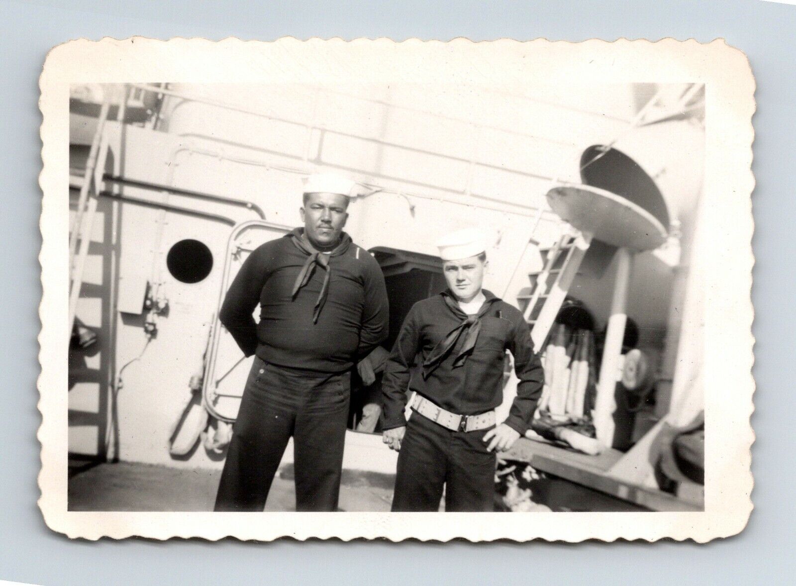 Wd3  Original Photo Korean War 1950's US Navy Sailor on Gangway watch 011a
