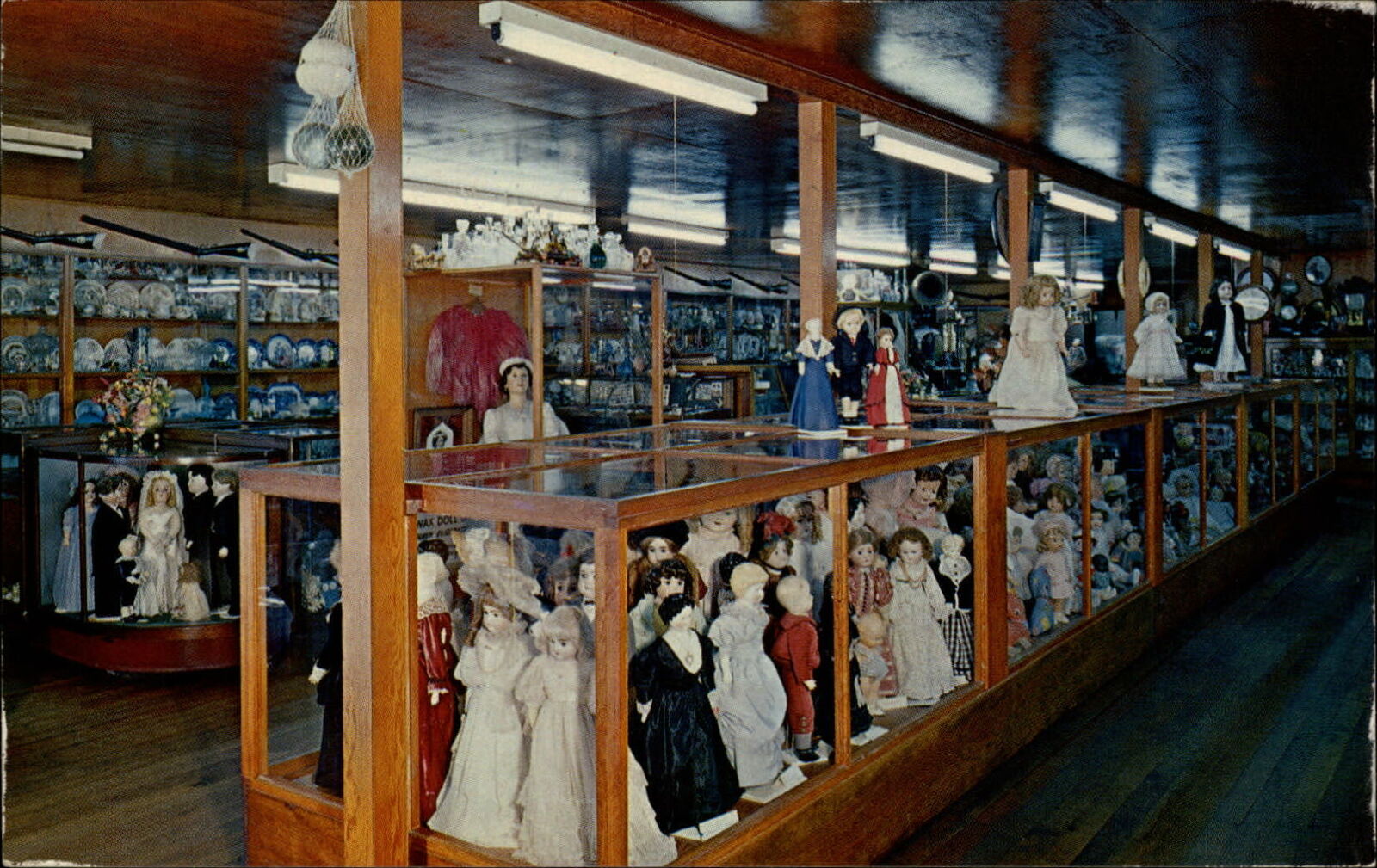 Oregon Oceanlake Lacey\'s Doll House Museum Wecoma Beach ~ postcard  sku637