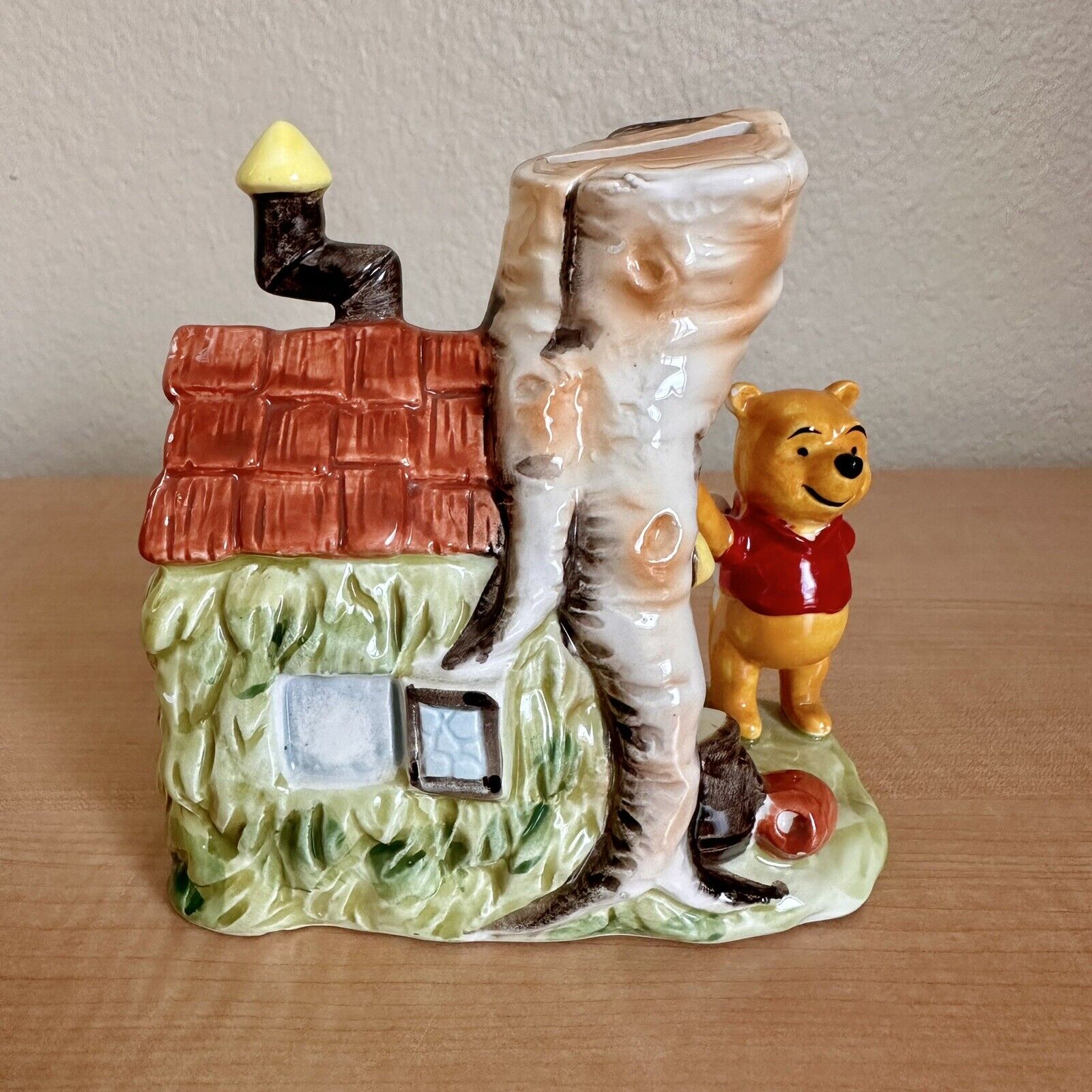Rare VTG Walt Disney Productions Winnie The Pooh House Coin Bank Made in Japan