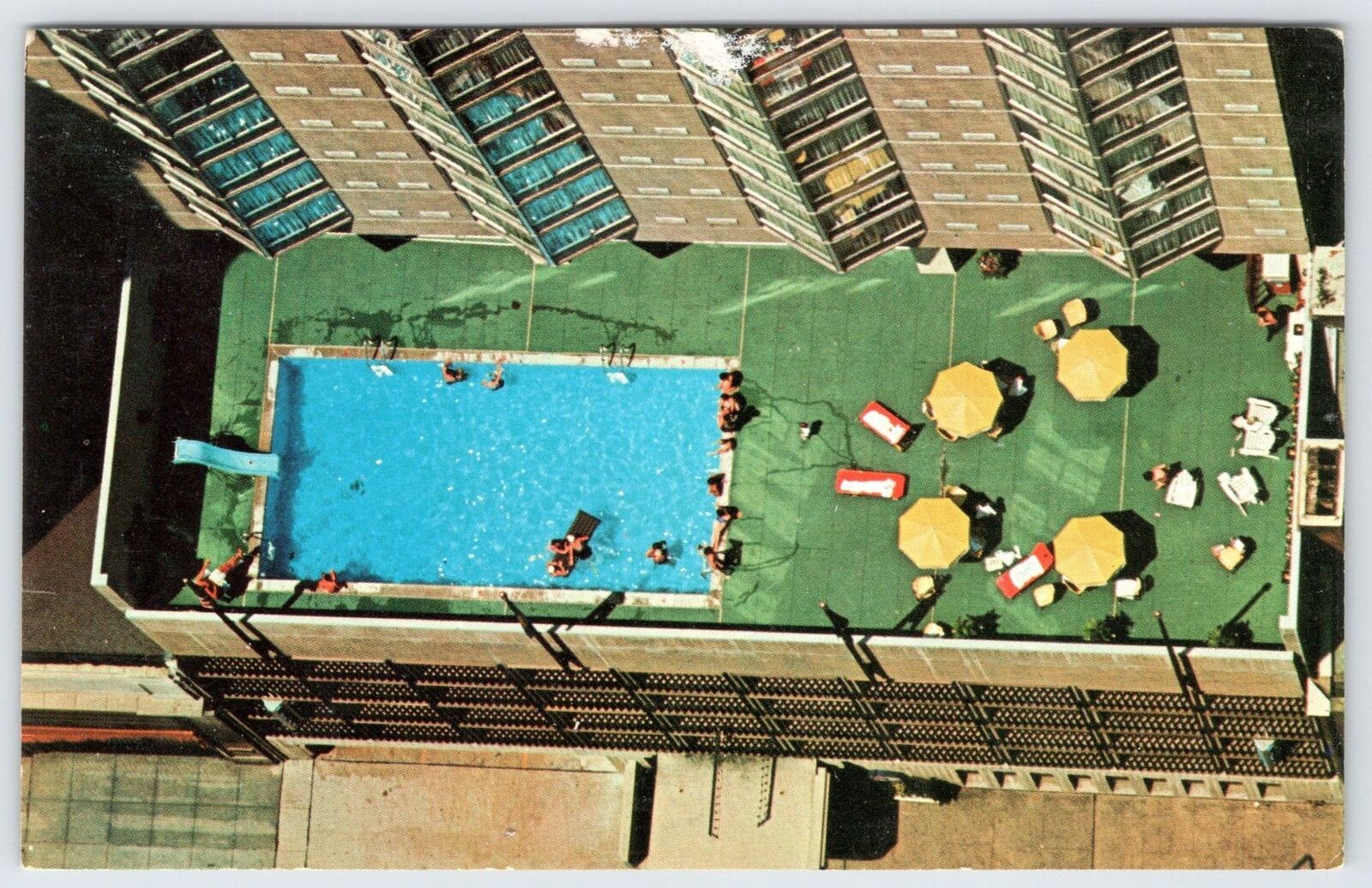 1965 HOLIDAY INN ROOFTOP POOL AERIAL VIEW PHILADELPHIA PA HOTEL MOTEL POSTCARD