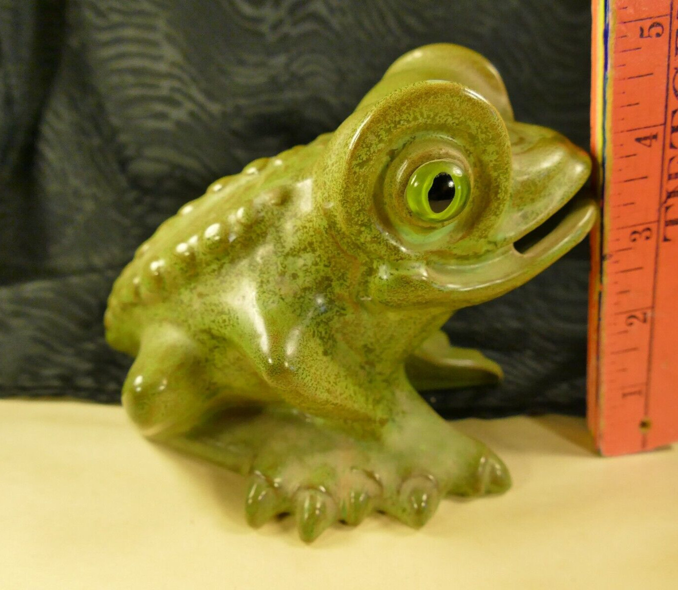 Vintage HAEGER Pottery Green Horny Toad WINKING FROG 8035 Piggy Bank Glass Eye