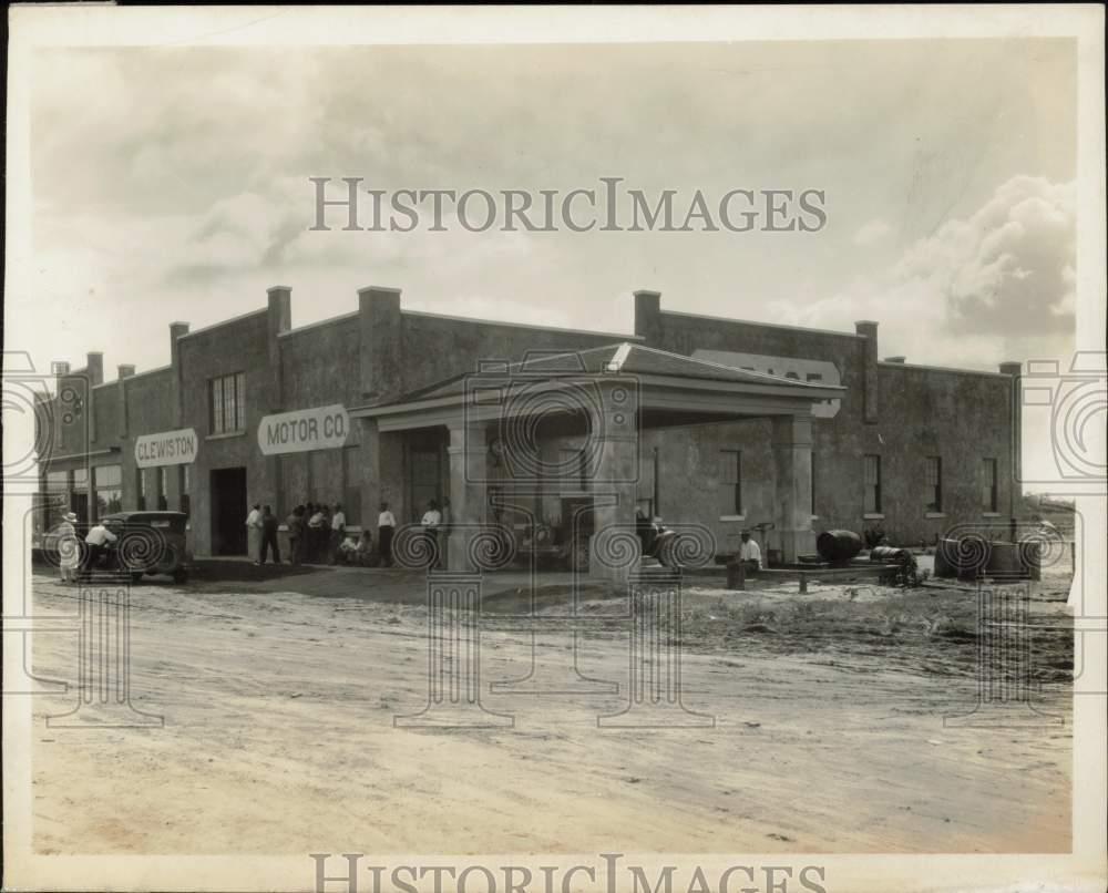 Press Photo Modern garage and service station at Clewiston, Florida, circa 1920