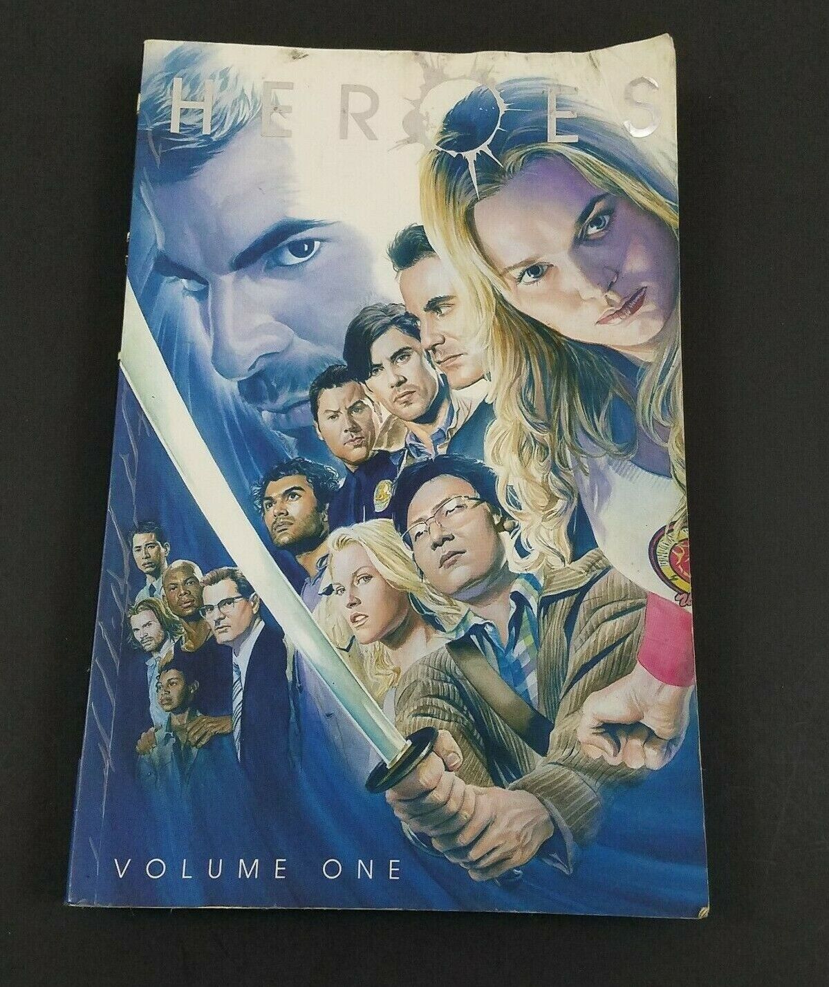 Heroes, Volume 1 by DC Comics Graphic Novel - 2007