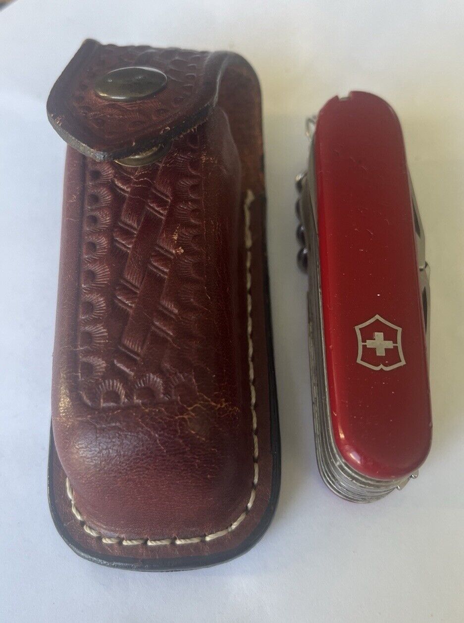 VINTAGE Victorinox Swiss Army Knife With 14 Features - Red w/Leather Case RARE