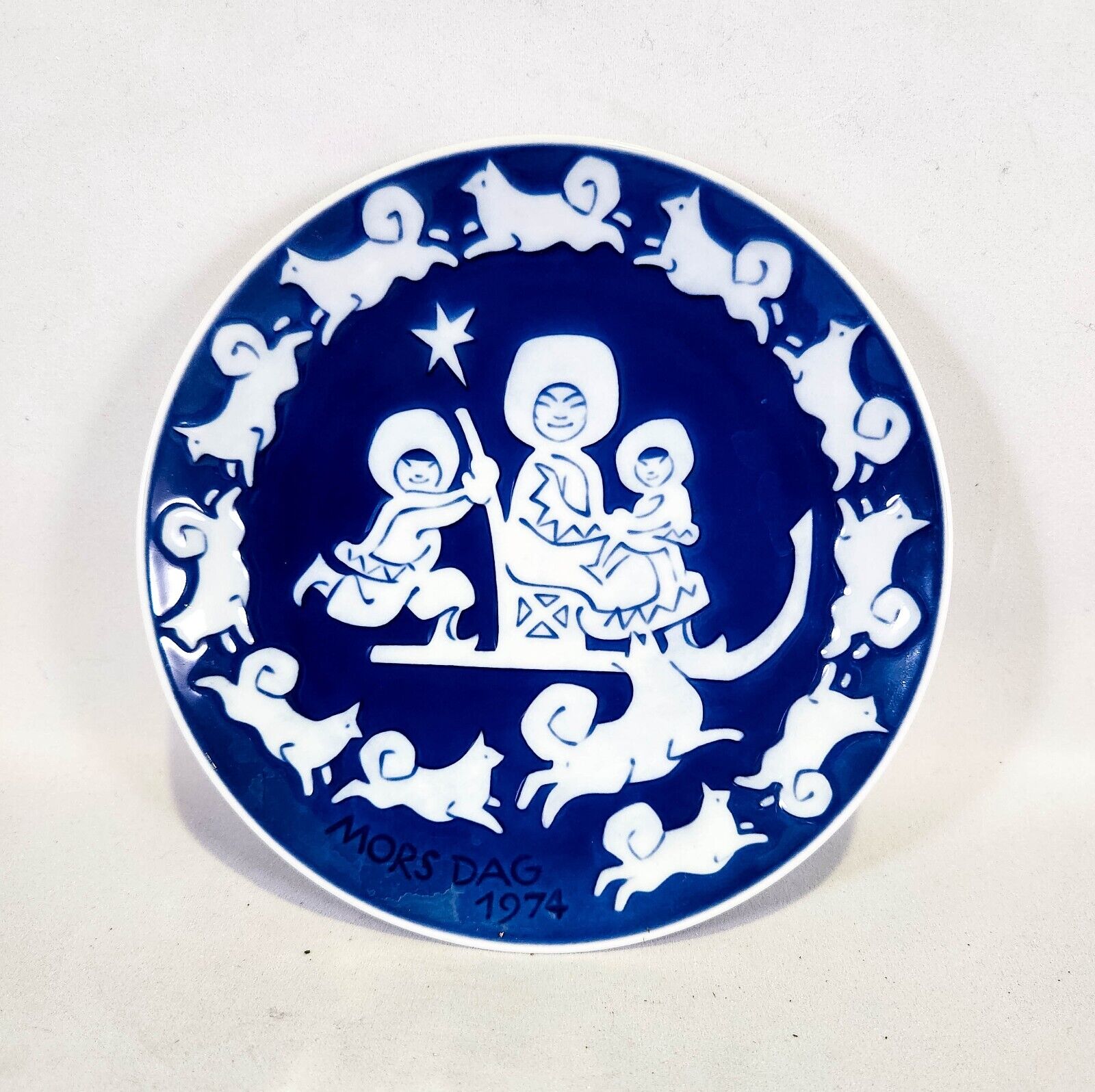Vintage Royal Copenhagen 1974 Mothers Day Porcelain 6” Plate