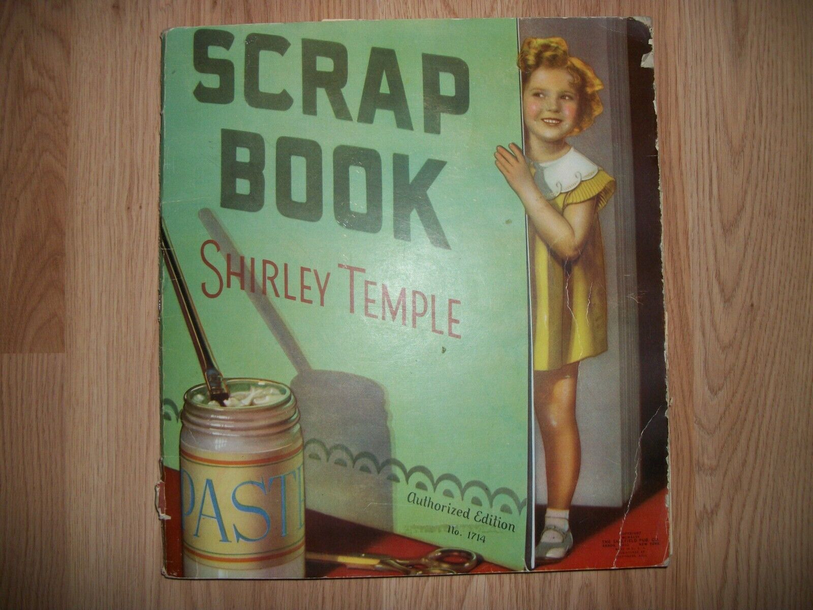 VINTAGE SHIRLEY TEMPLE SCRAPBOOK 1940 AUTHORIZED EDITION NO. 1714 FILLED W/PICS