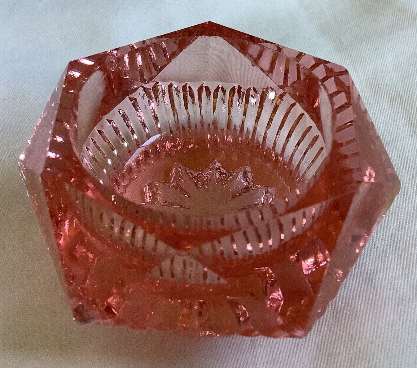Hexagonal Pink Glass Open Salt Cellar w/Diamond Pattern & Starburst - 1 3/4\