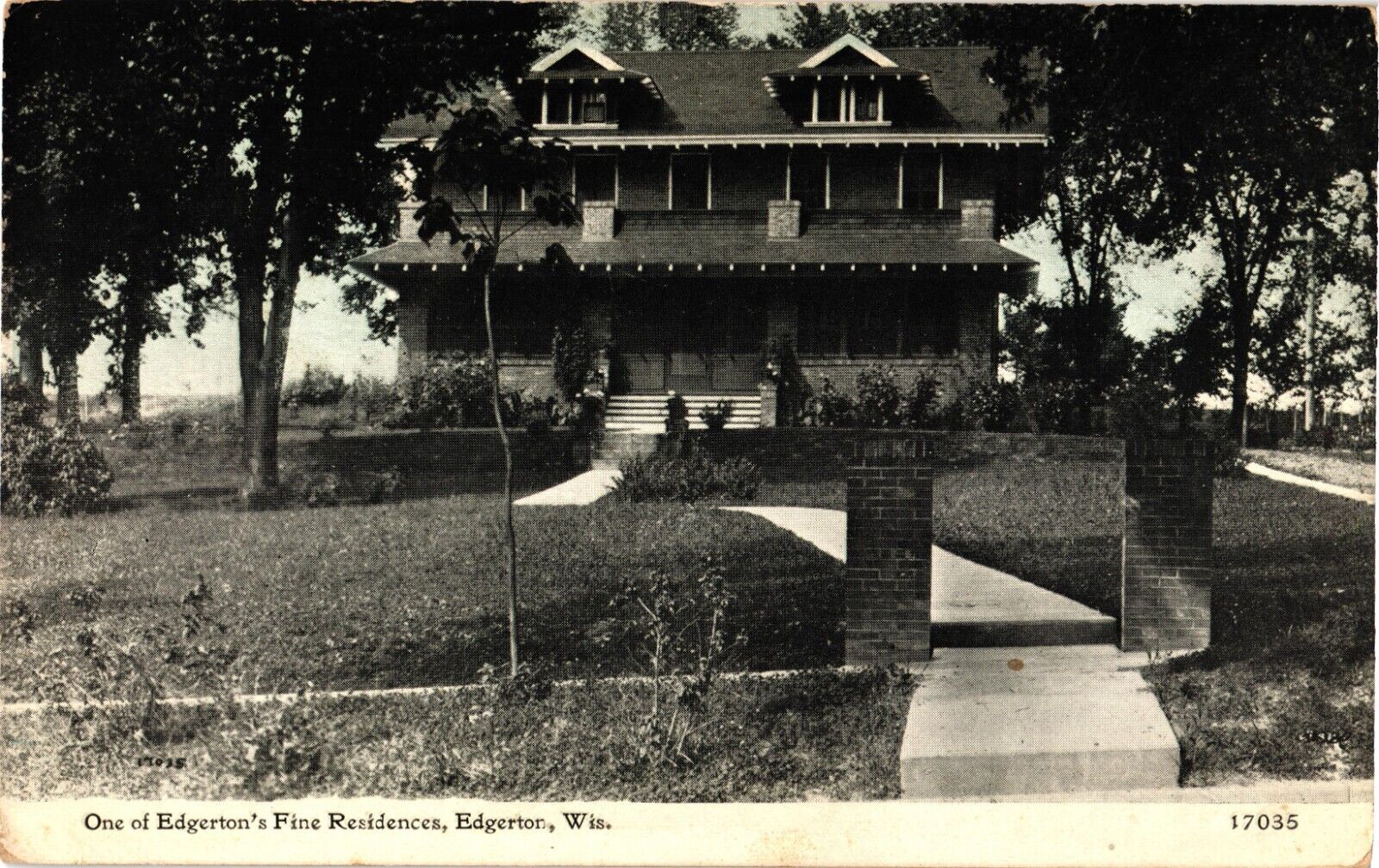 One of Edgerton\'s Fine Residences Wisconsin Divided Unused Postcard c1910