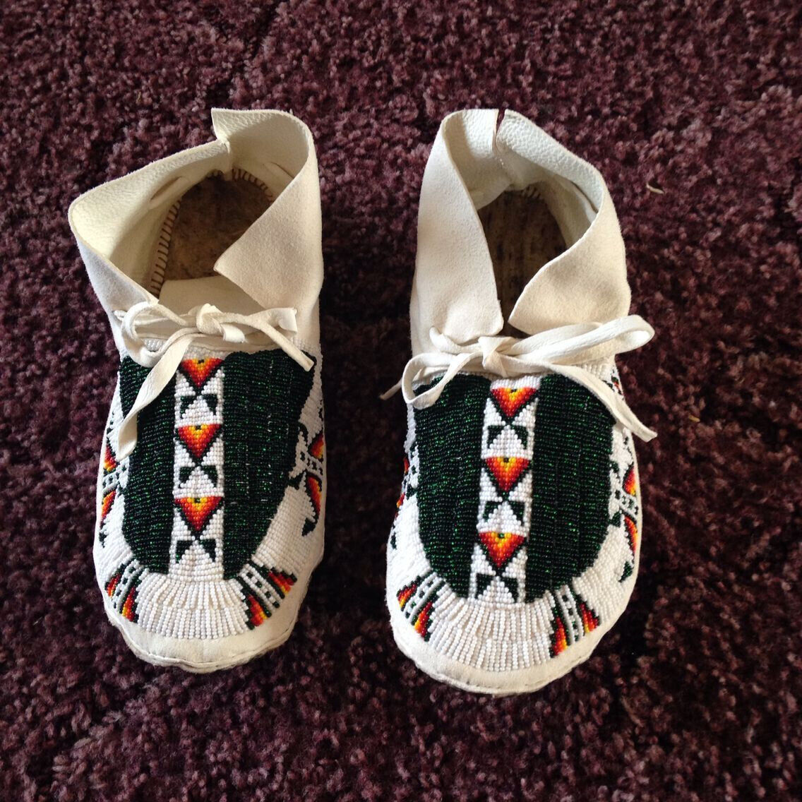 Old American Sioux Style Suede Leather Handmade Beaded Moccasins HBM112
