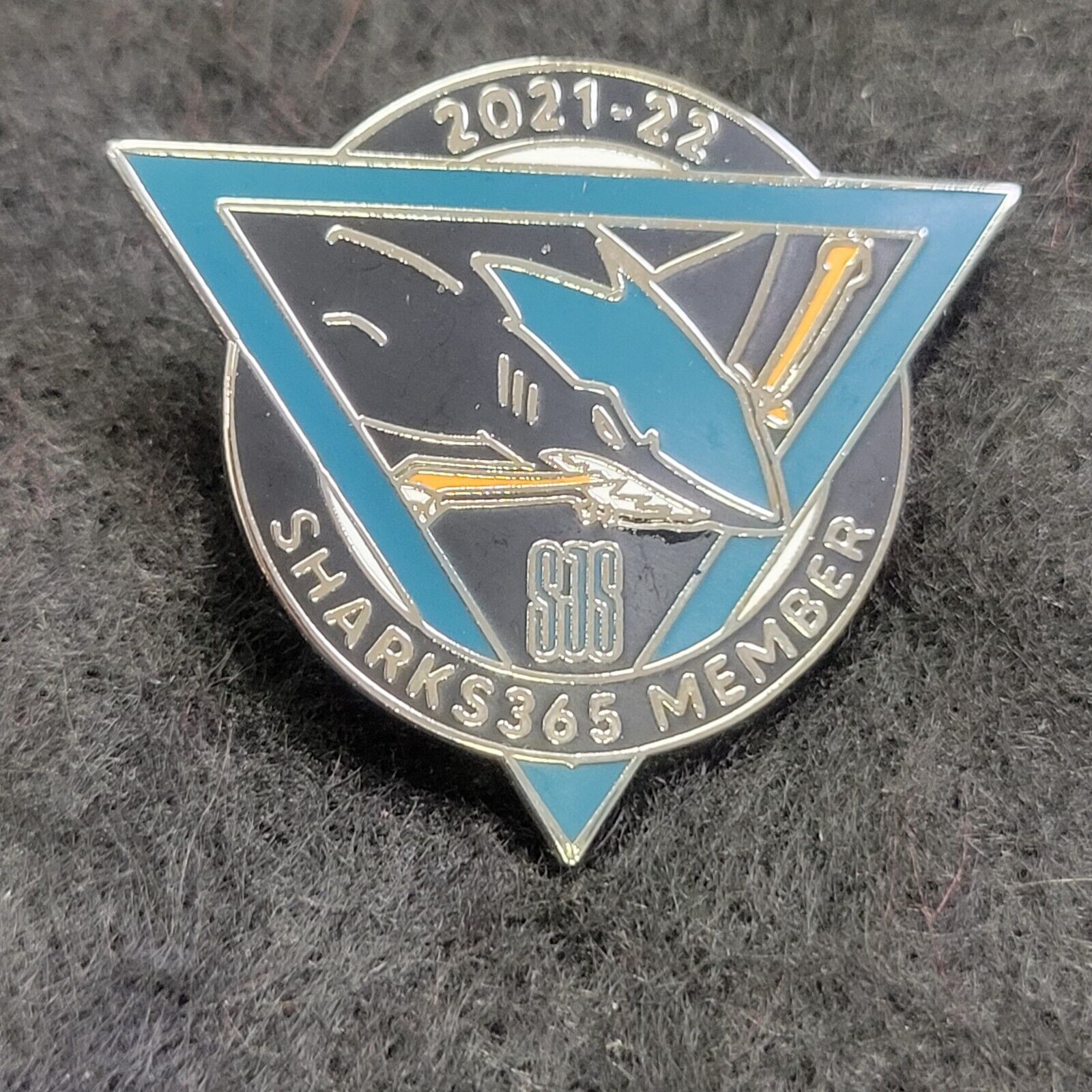 2021 2022 Sharks 365 Member Silver tone Lapel Badge Vest Pin Souvenir