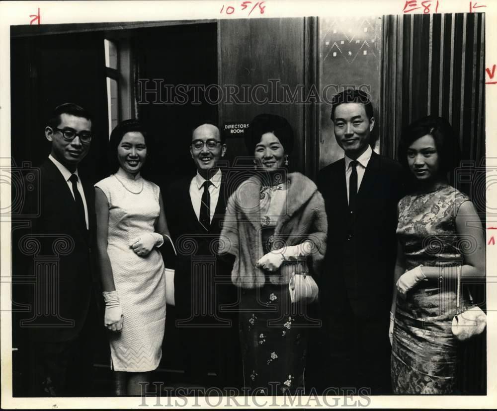 1968 Press Photo Chu families at Houston Chinese celebration; Consul Generals