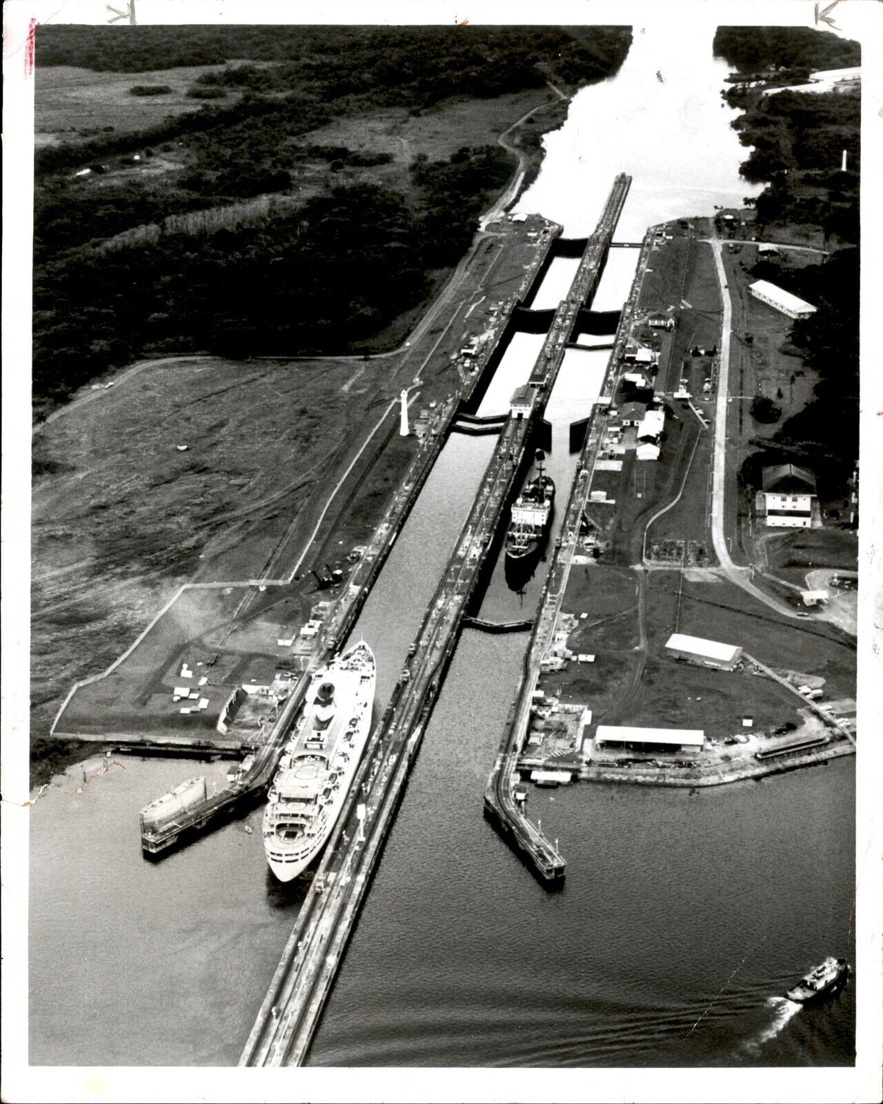 LG898 1980 Original Photo PANAMA CANAL Narrow Path Ships Barges Aerial Passage