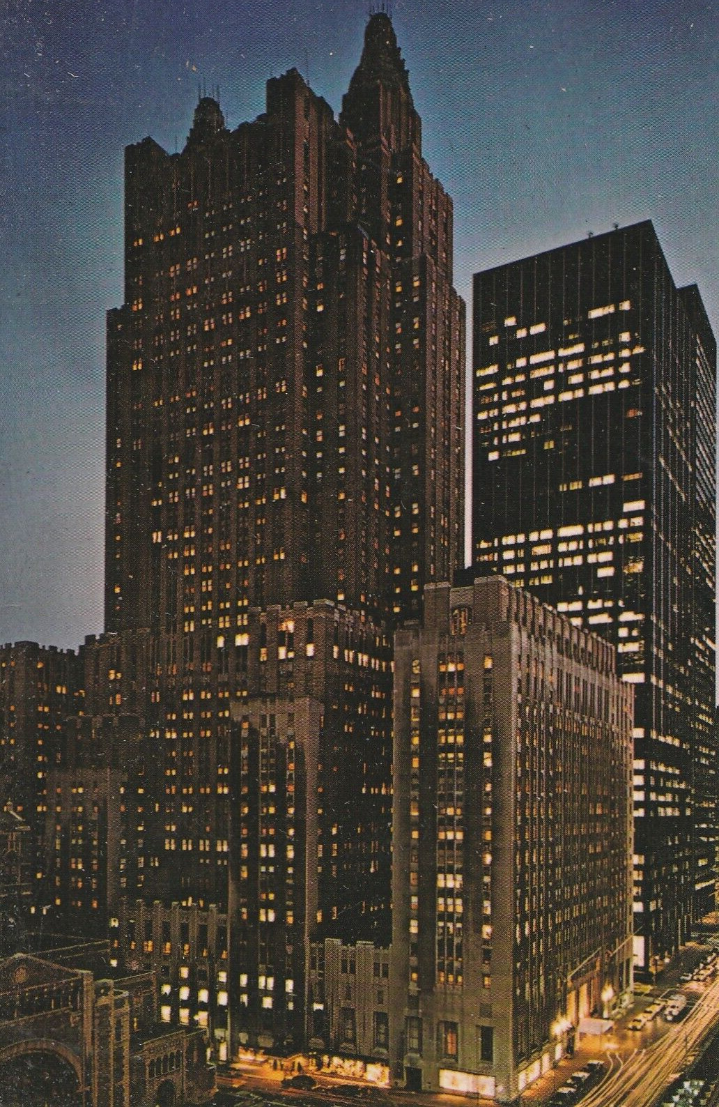 Vintage Postcard The Waldorf-Astoria Hotel New York City, New York Unposted