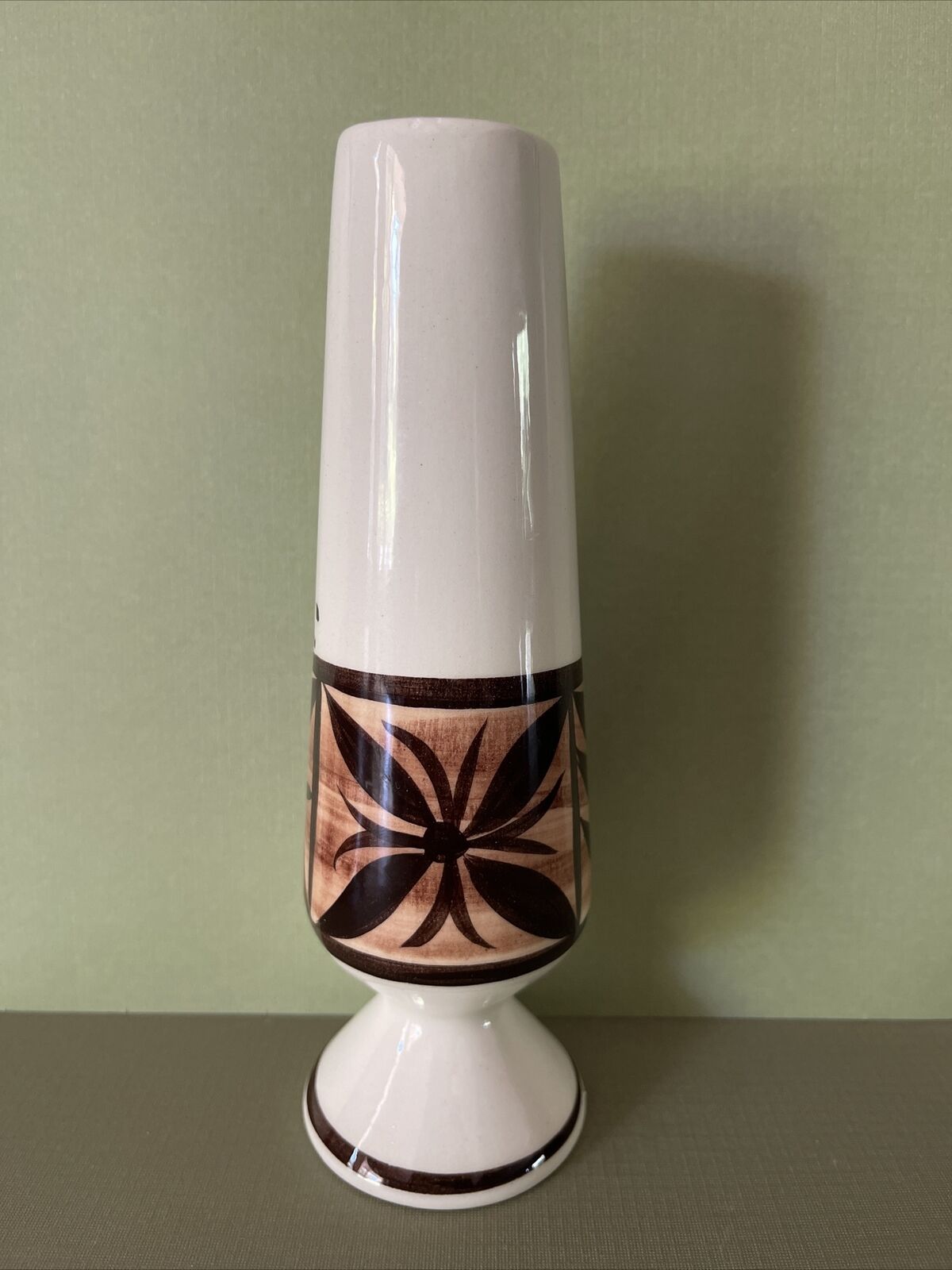 Vtg Hawaiian Pohaku Kiln Art Pottery Bud Vase Tiki Bar Tapa Ivory Brown Footed
