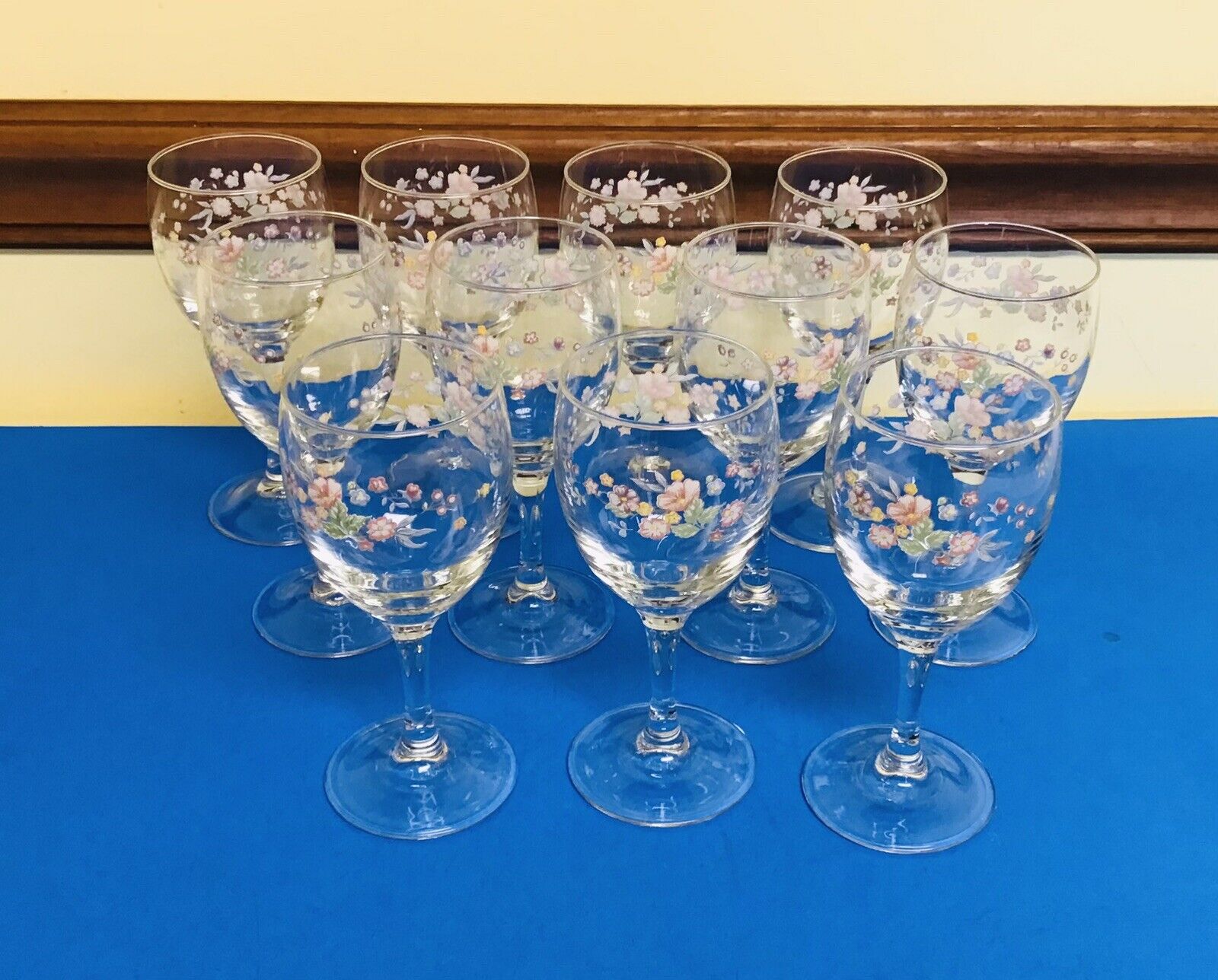 Set Of 11 Arcopal France Victoria Pattern Floral 6 Oz Wine Glasses 6”
