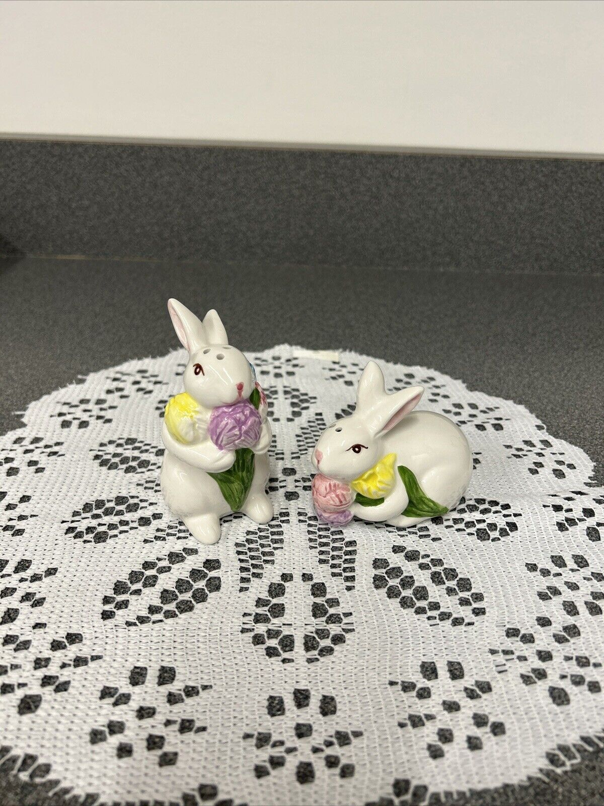 Ceramic White Easter Bunnies Rabbits Holding Flowers Salt & Pepper Shaker Set