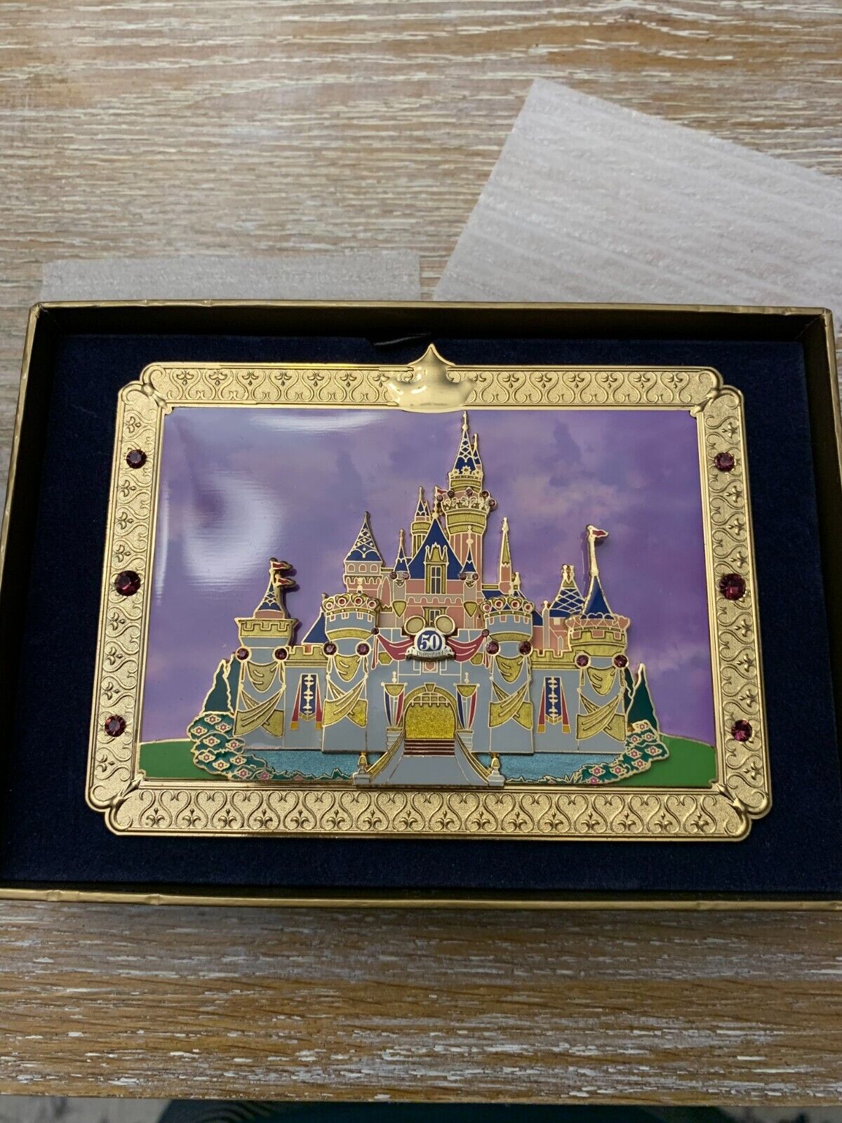 2005 Disneyland Jeweled Layered Castle celebrating 50th Anniversary Le pin 