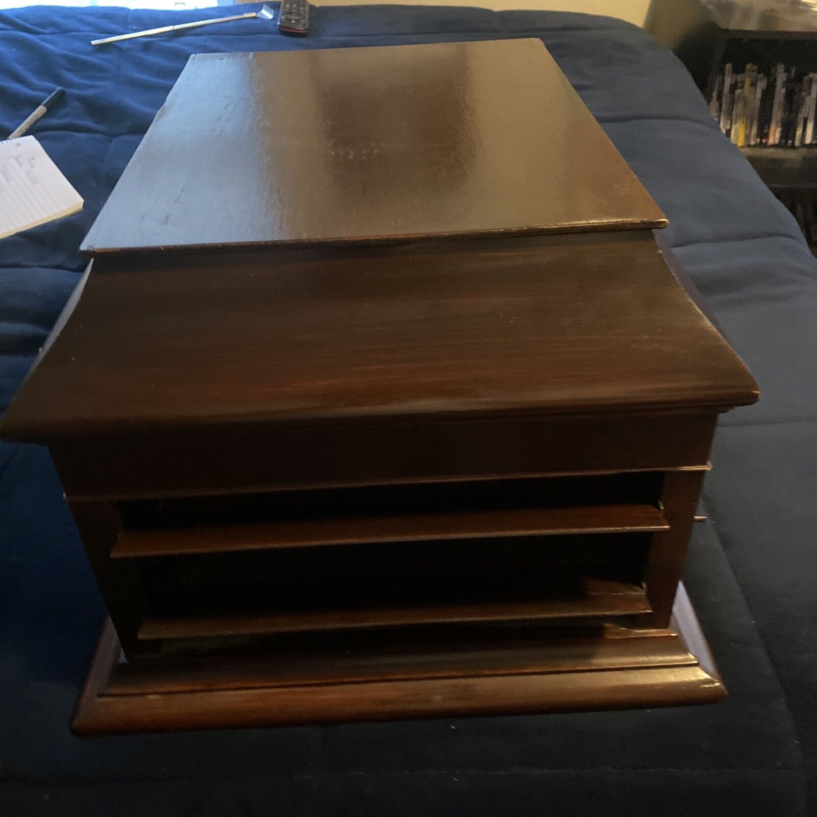 Columbia Grafonola favorite model tabletop w mahogany case & louvered doors