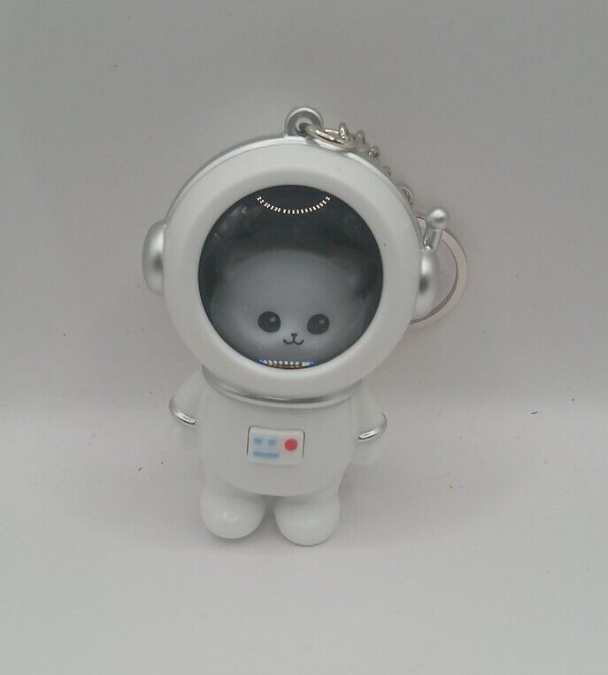 Cute White Astronaut Cat Keychain Can Glow A Little Over  2 Inches tall 🔥 