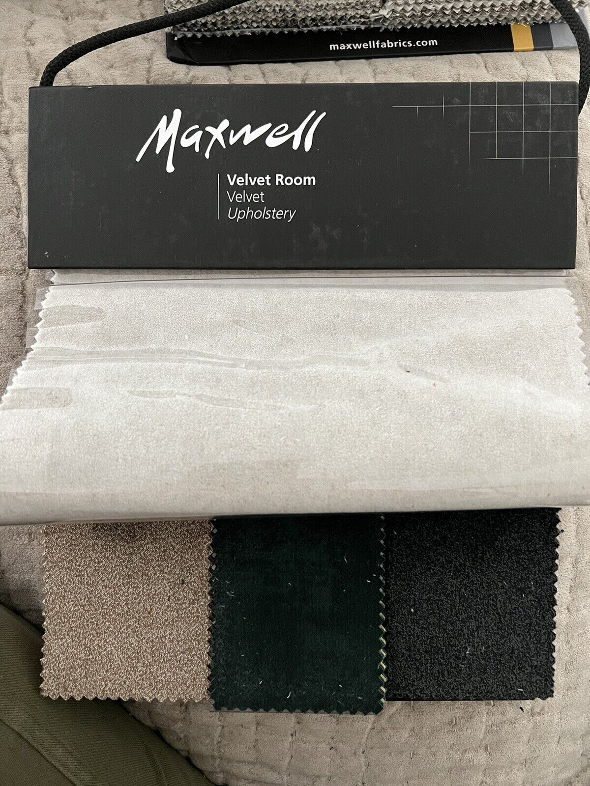MAXWELL VELVET FABRIC SAMPLE BOOK- 90 Velvet Crafts Scraps Sewing Fabric Samples