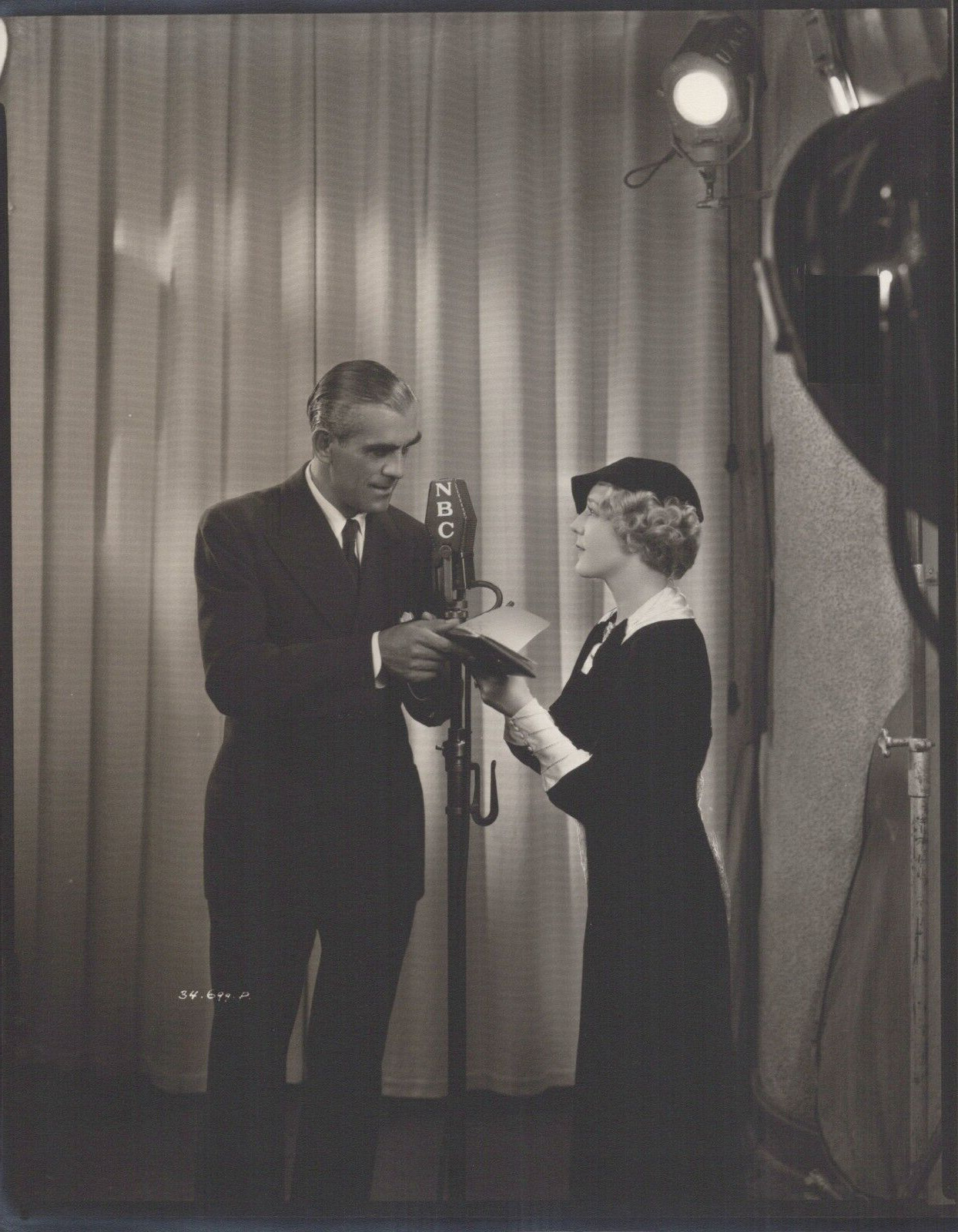 HOLLYWOOD BEAUTY MARY PICKFORD + BORIS KARLOFF PORTRAIT 1950s Photo C26