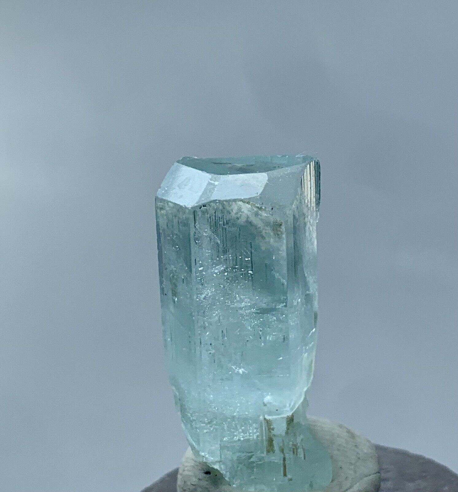 29 Carat Aquamarine Crystal Beryl Terminated 100% Natural Top Quality Specimen