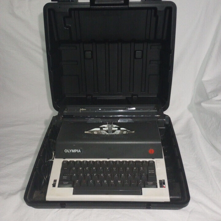 Vintage Olympia International Typewriter-Model E - R12 - Made In Japan w/ Case