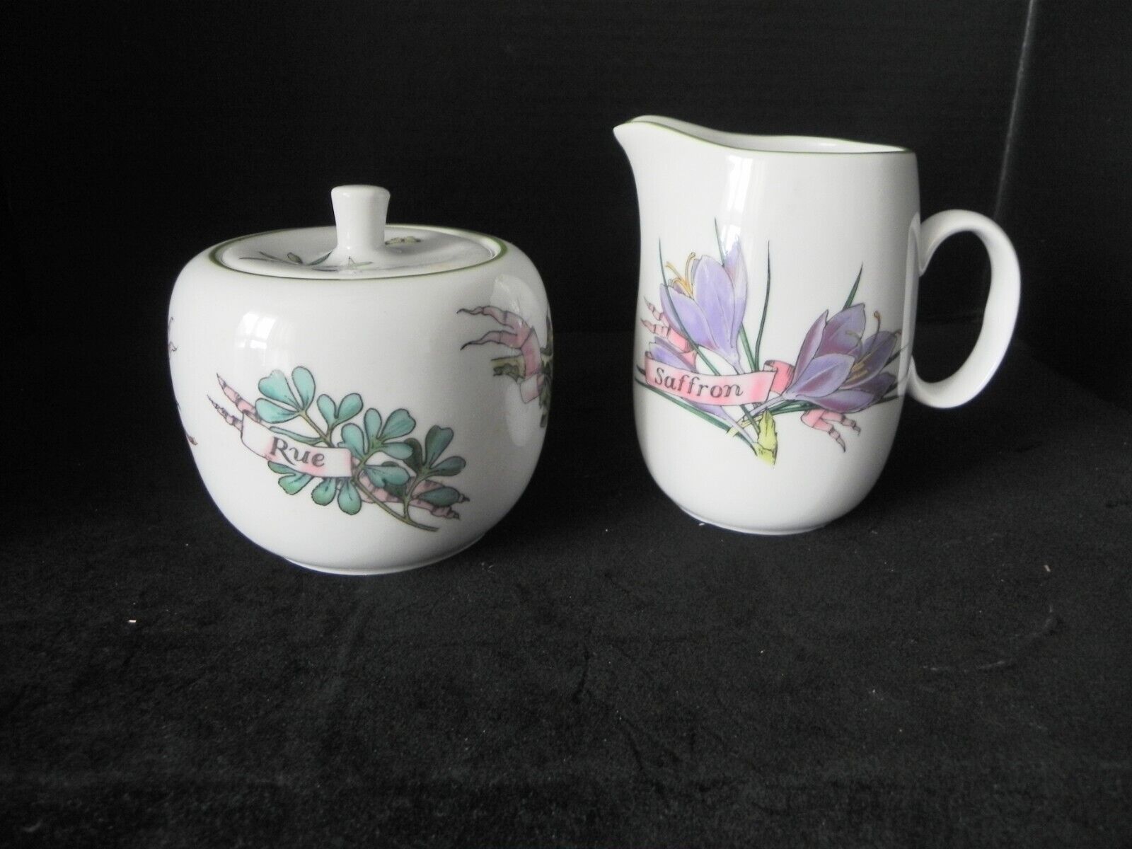 ROYAL WORCESTER COUNTRY KITCHEN Creamer and Sugar Bowl Set, never used