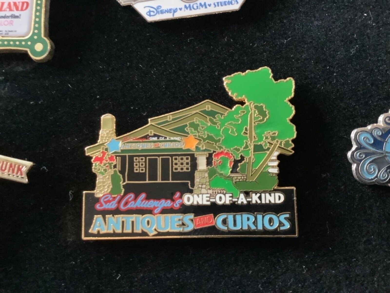 Disney Pin Sid Cahuenga\'s One Of A Kind Antiques And Curios 2001 Limited Edition