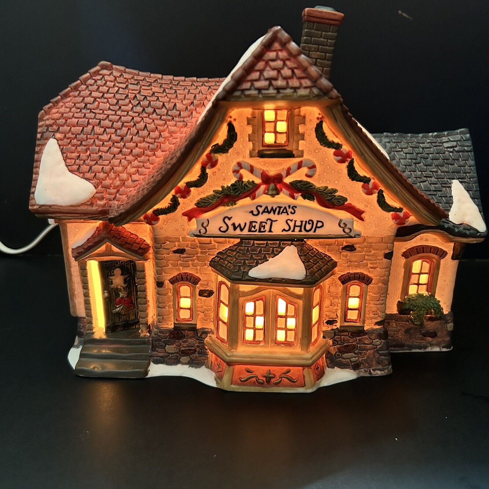 Heartland Valley Village 1998 Santa\'s Sweet Shop Limited Edition #9822206 Deluxe