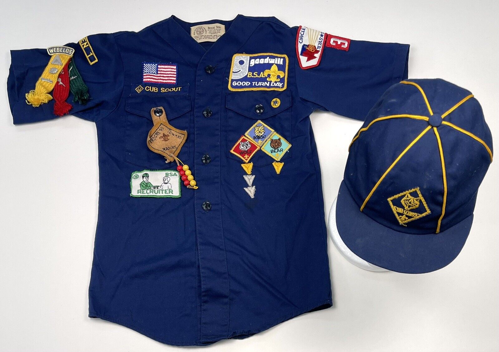 VTG 1970s CUB SCOUTS S/S Official Shirt & Cap w/ 14 Patches, 11 Pins & Ribbons