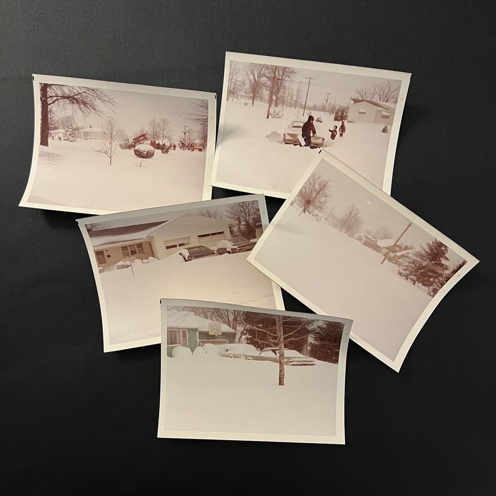 Vintage 1960s Or 1970s Winter Snow Blizzard Photos Cars Kids Shovel 4.5\