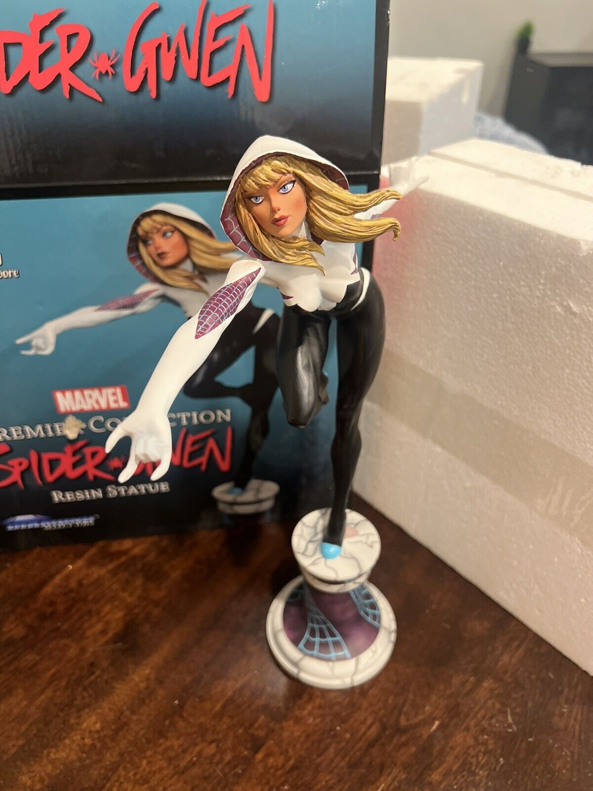 Diamond Select Marvel Premier Collection Spider-Gwen Resin Statue