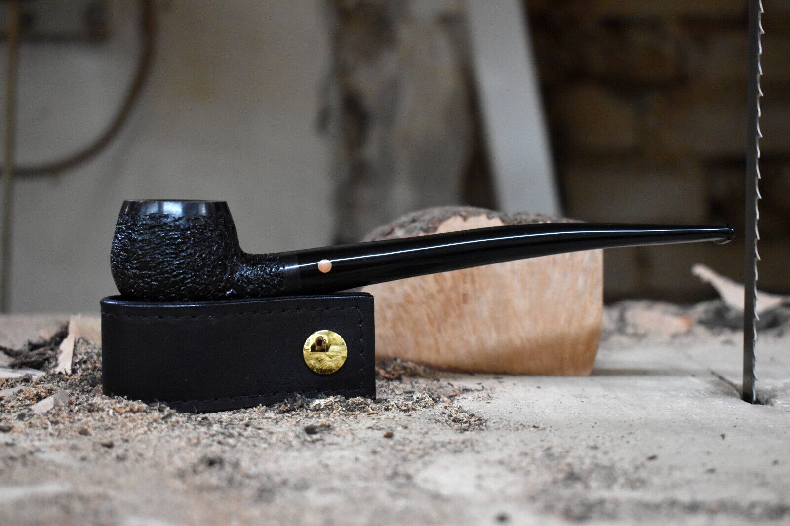Moretti Pipe Black Rusticated Freehand