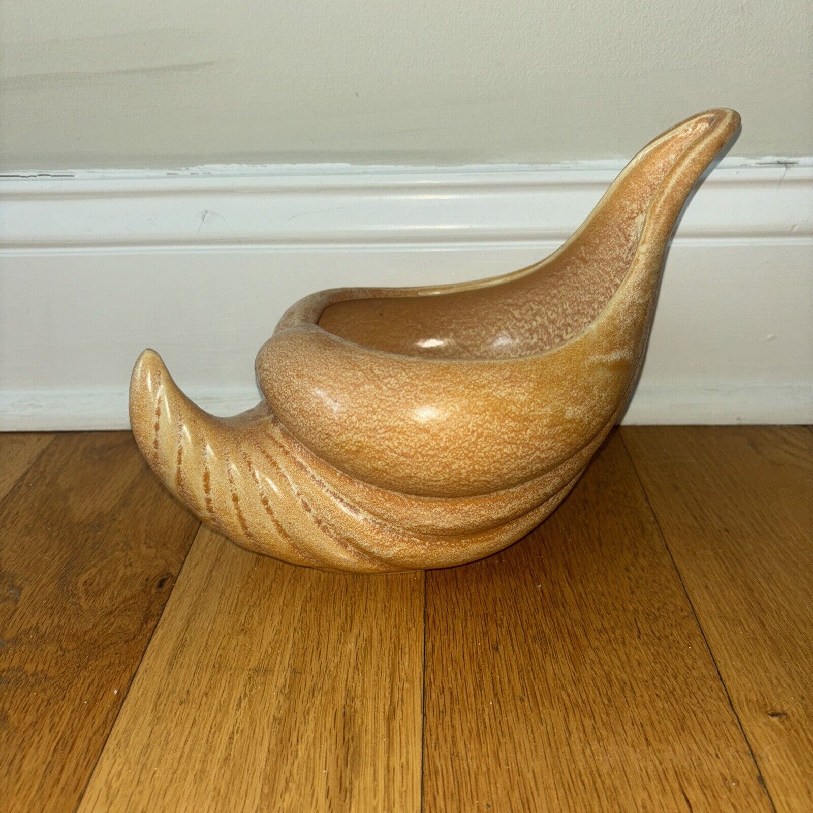 Vintage Hull Pottery orange cornucopia horn of plenty vase pot F479