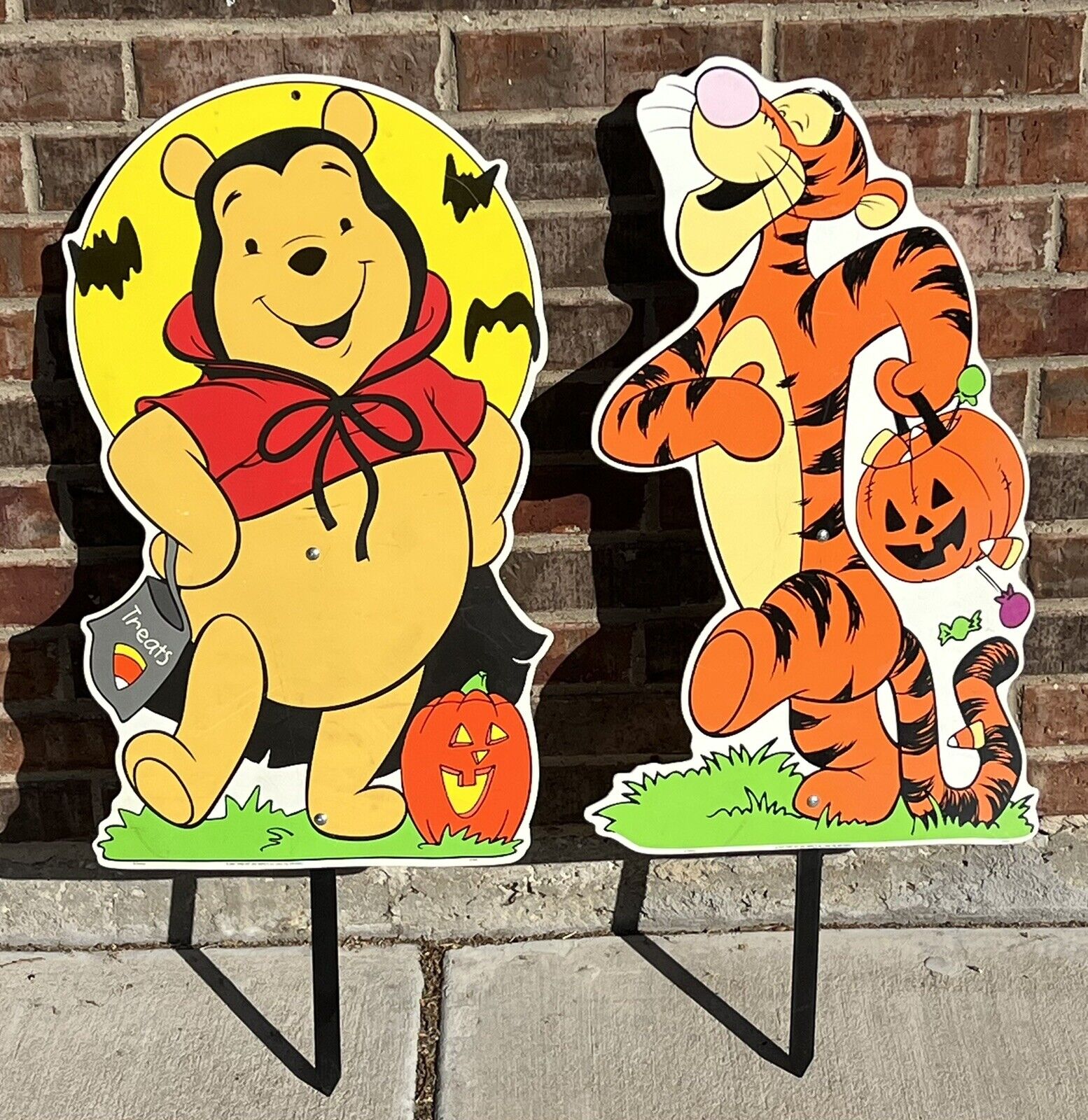 2 Vintage Halloween JMC Impact Plastics Yard Art Signs Stakes Tigger Pooh 2001