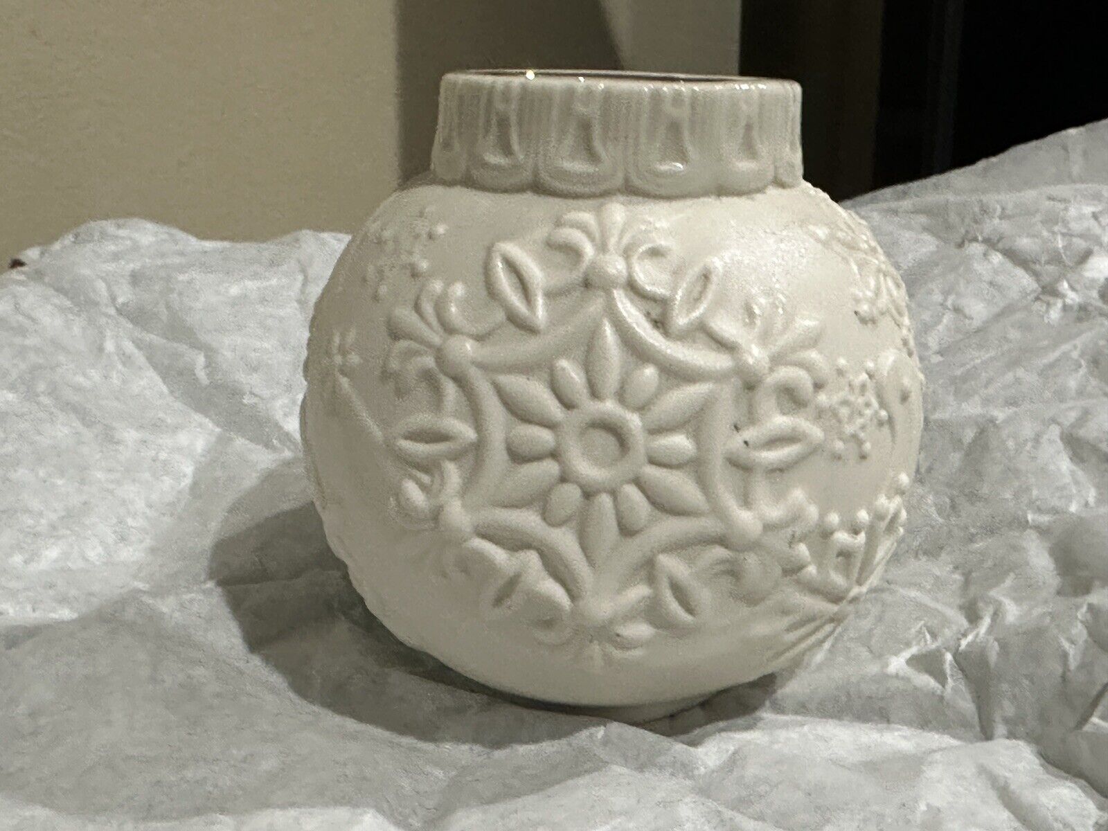 Lenox Ornamental Glow Snowflake Scroll Votive /Tea Light Candle Holder