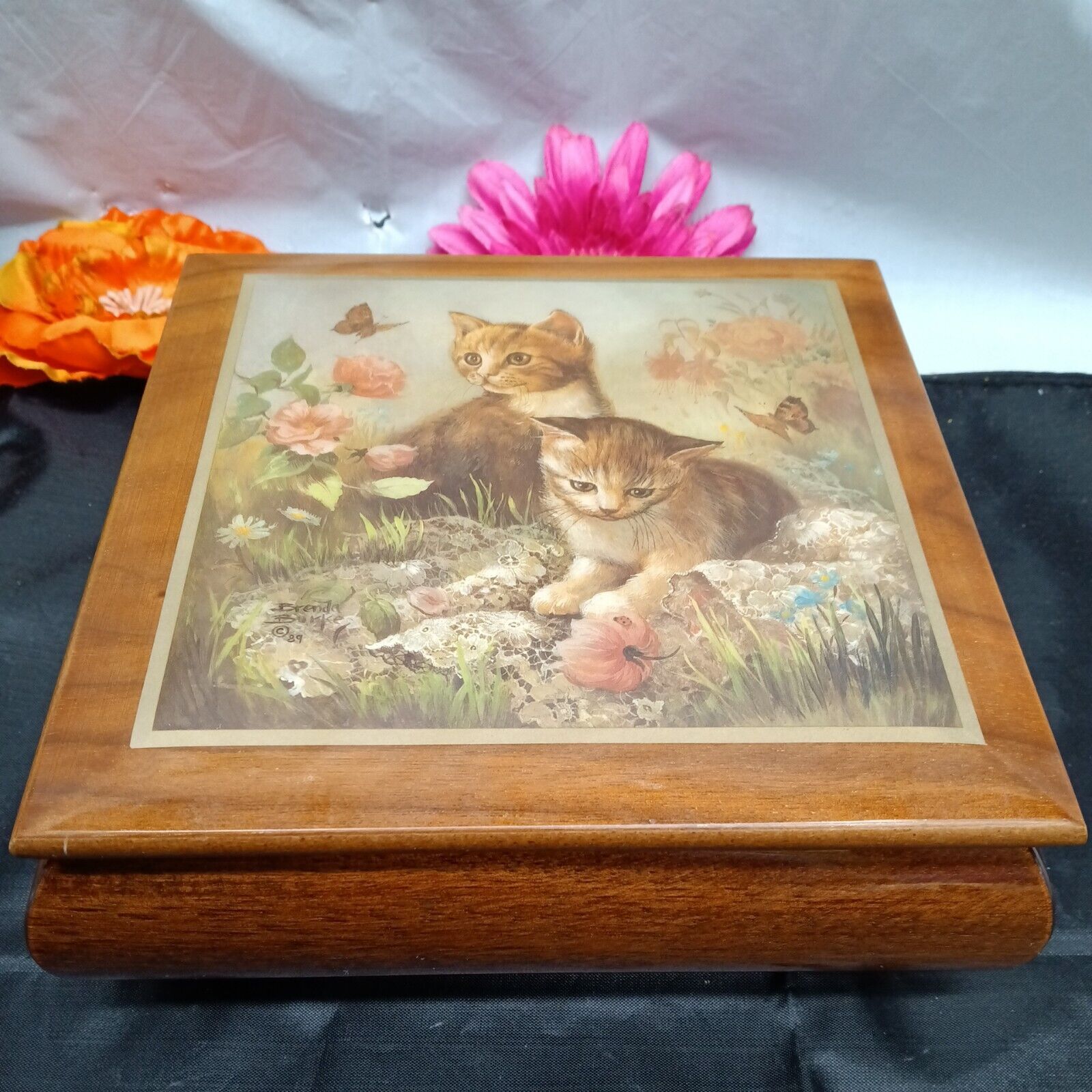 Rare Rosewood Ercolano Music Box Kitten Frolic  Brenda Burke Memory's Song Works