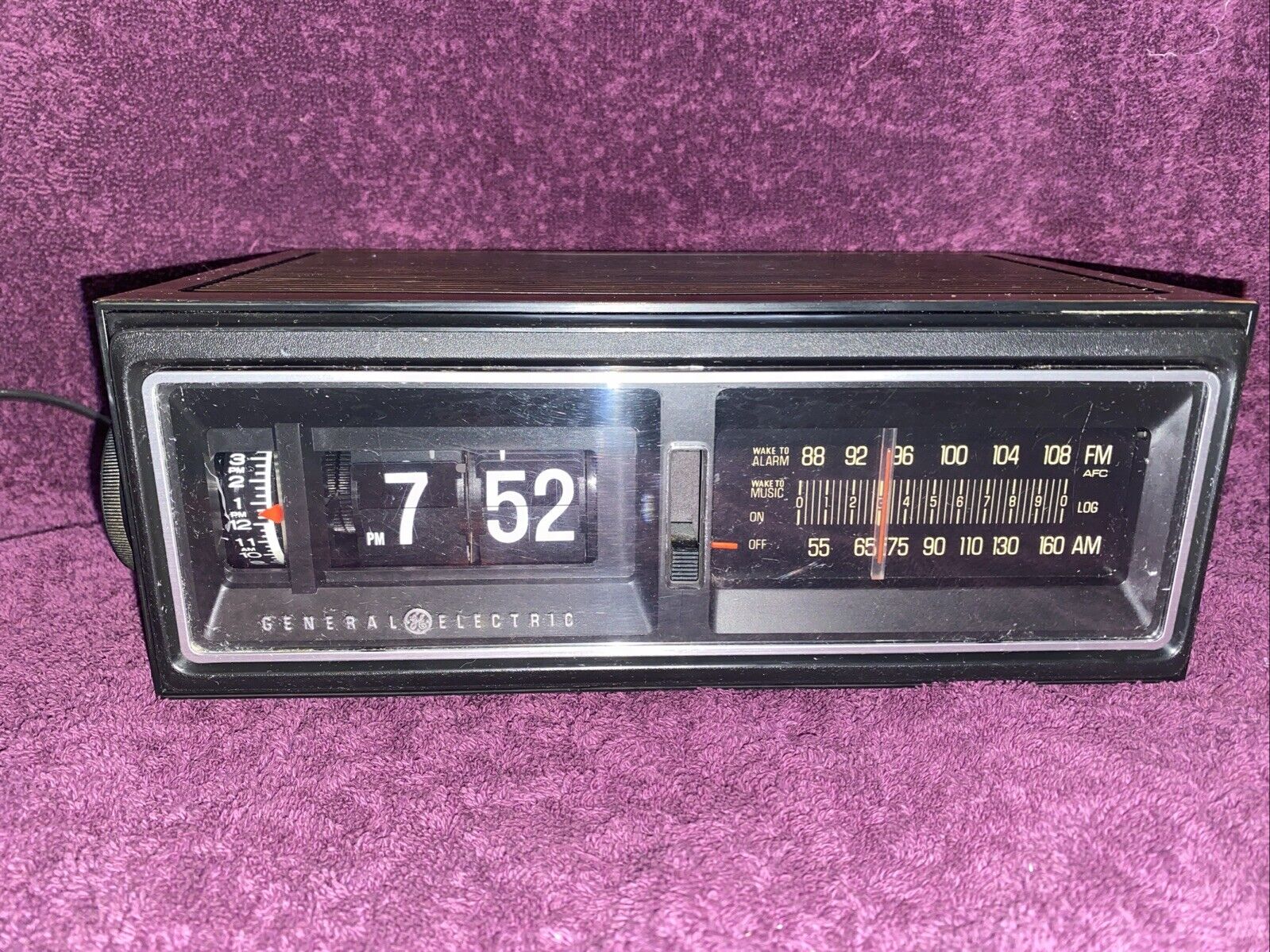 Vintage 80s General Electric GE 7-4300F Flip Alarm Clock Working Nice Condition
