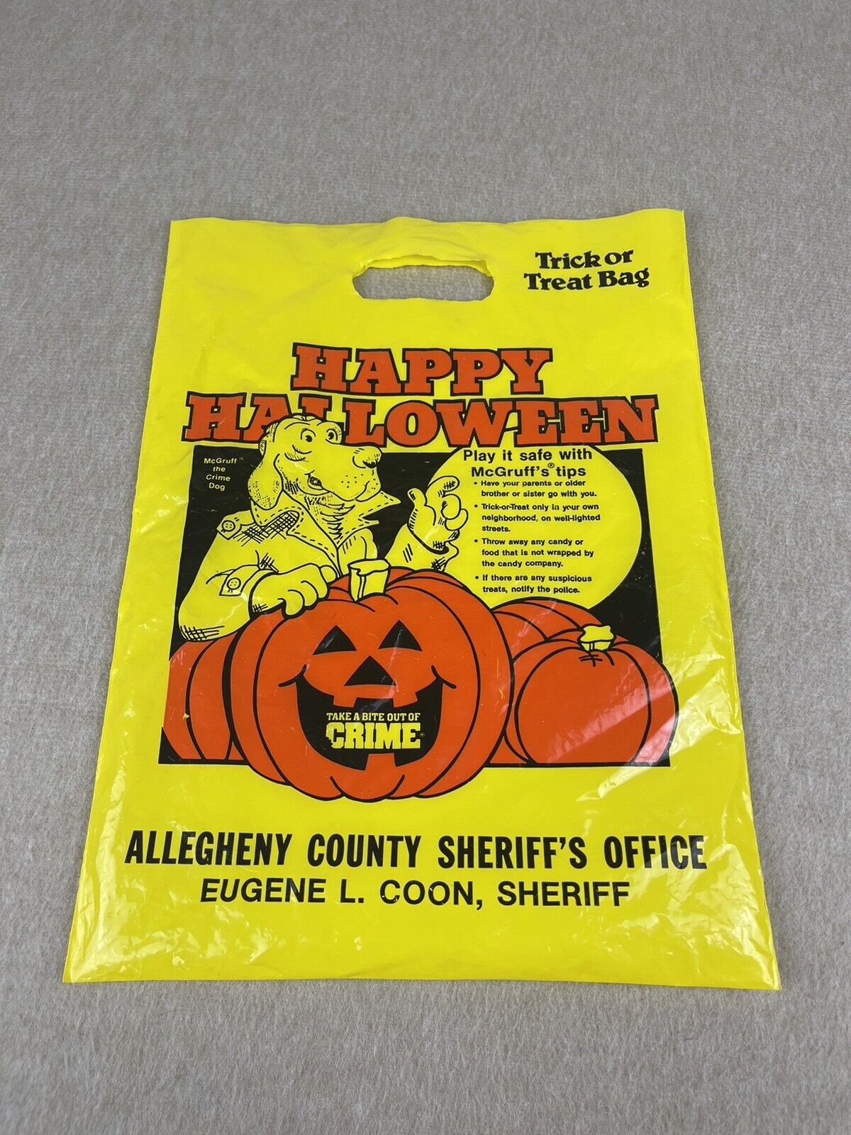 Vtg Halloween Trick or Treat Plastic Bag McGruff Crime Dog 11\