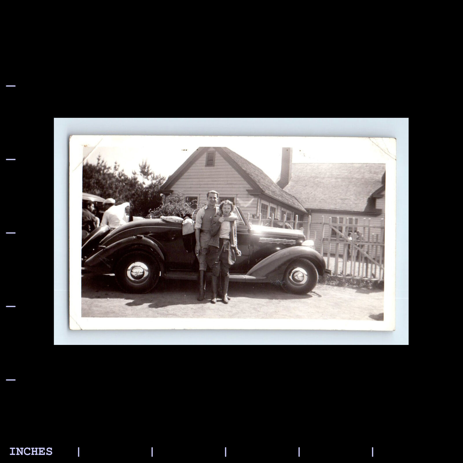 Old Vintage Photo AFFECTIONATE MAN WOMAN COUPLE BY CLASSIC CAR
