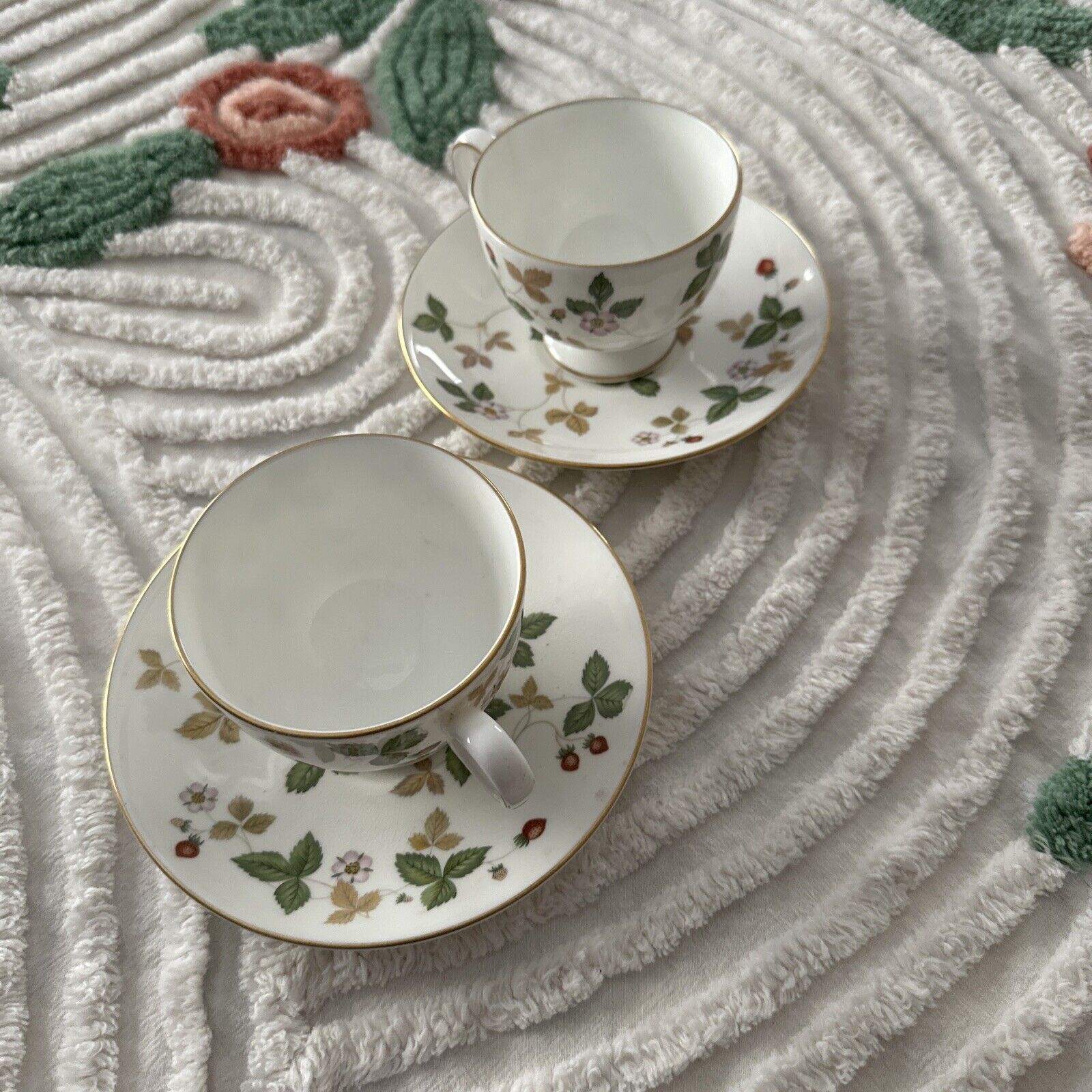 2 Wedgwood England Bone China Wild Strawberry Pattern Footed Cup & Saucer Sets