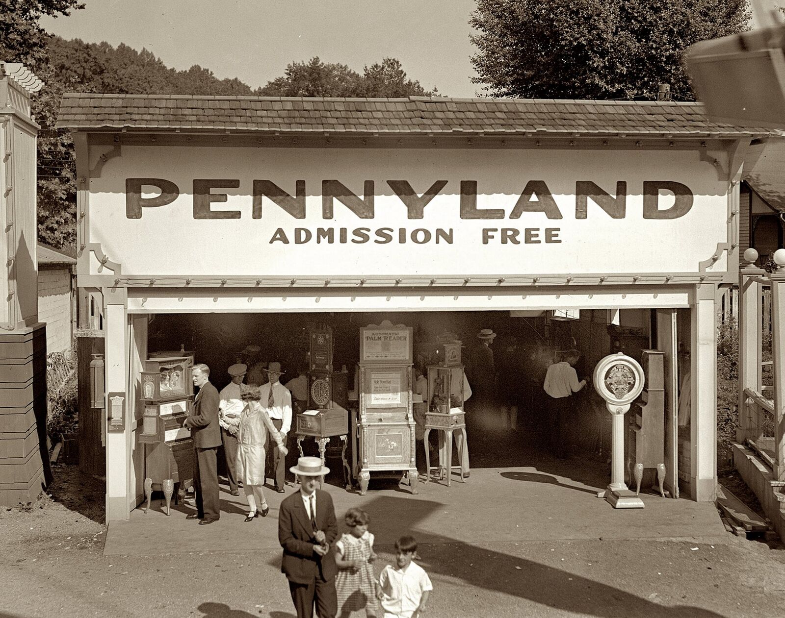 1928 PENNY ARCADE at GLEN ECHO Amusement Park Maryland 8.5X11 Photo