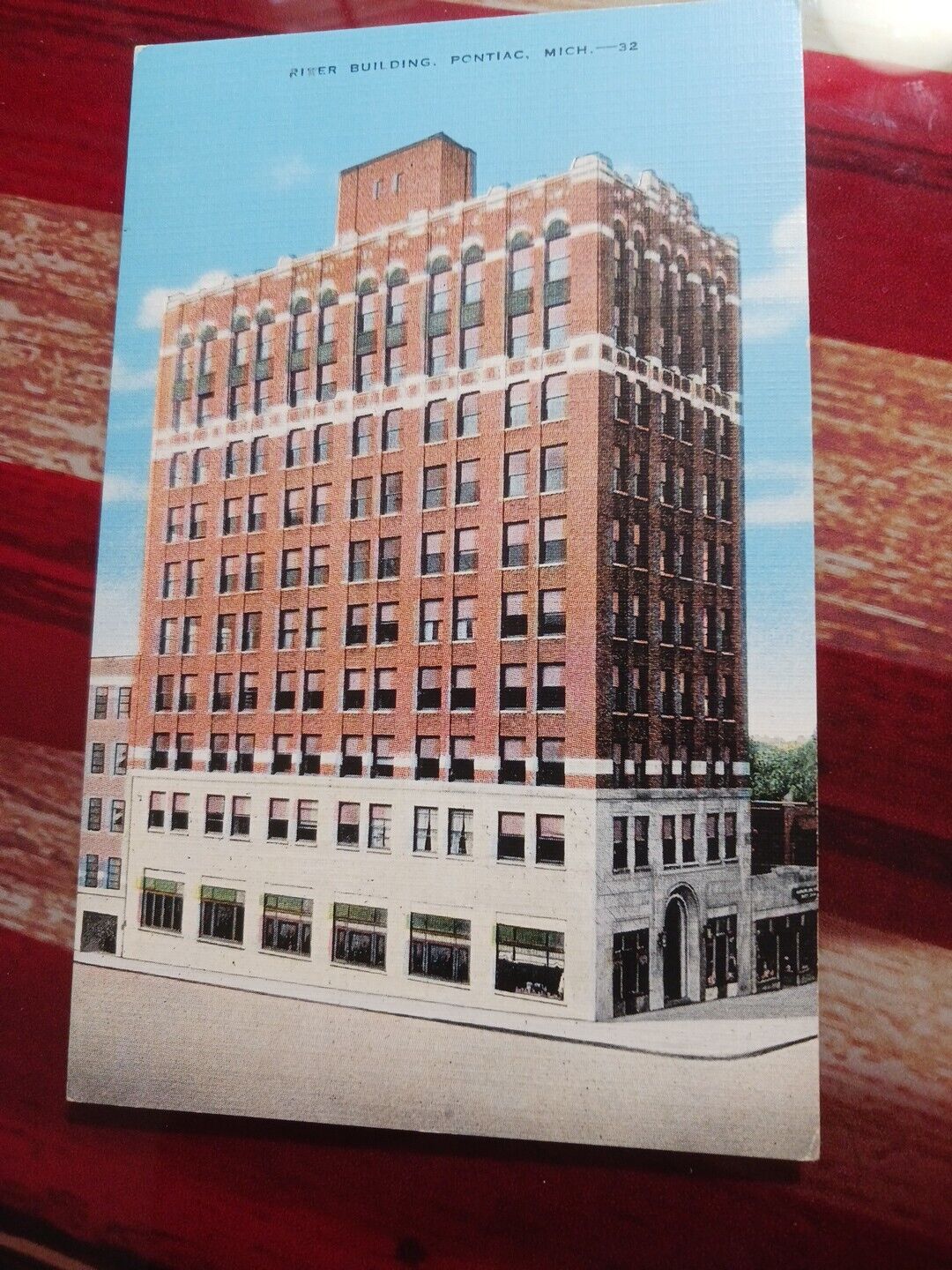 a Vintage 1930s Postcard Riker Building Street View Pontiac Michigan Sample Card