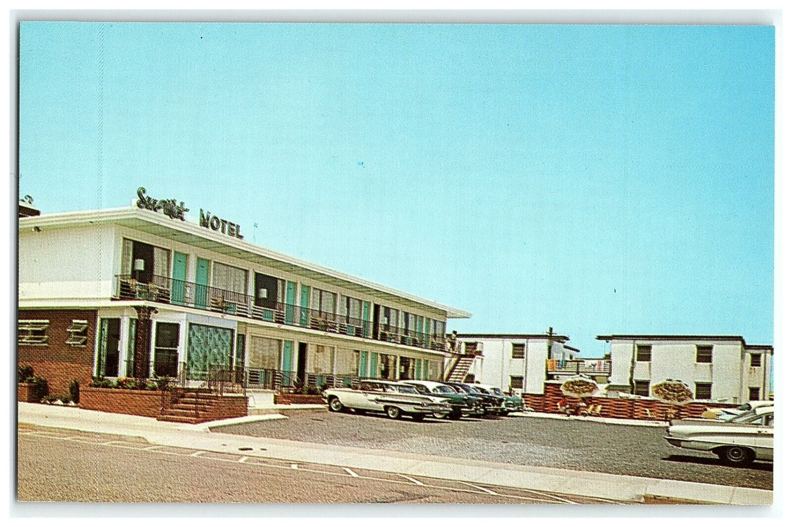 1960 Sea Mist Hotel Postcard Stone Harbor New Jersey Parking Lot Automobiles pc7
