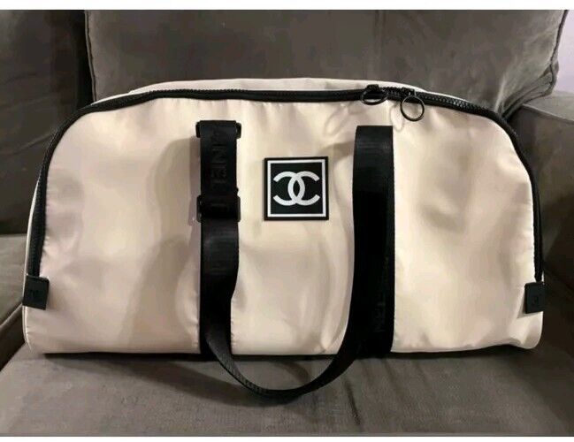 CHANEL RARE VIP DUFFLE BAG NEW WITHOUT TAGS