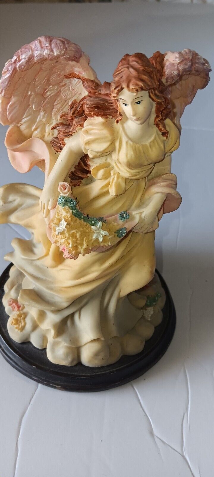 Beautiful Vintage Angel Figurine 7.5\