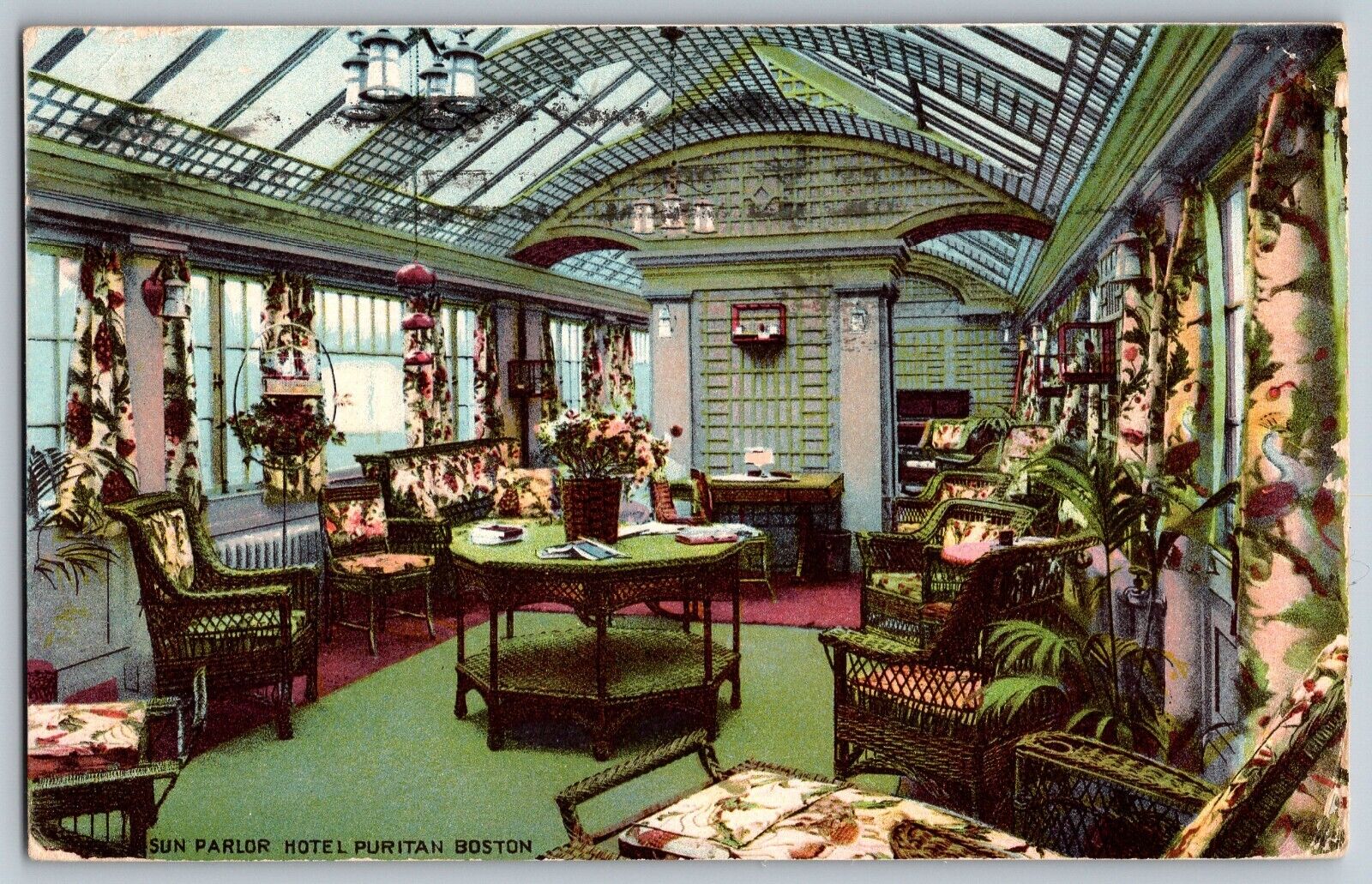 Boston, Massachusetts - Interior of Sun Parlor Hotel Puritan - Vintage Postcards